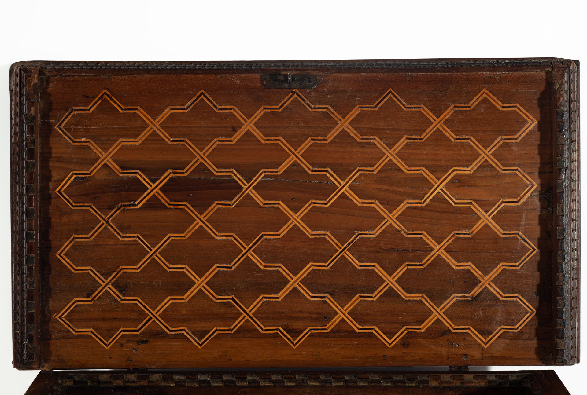 Exceptional plateresque chest in fruit wood, boxwood and marquetry, Spanish Renaissance, mid-16th ce - Image 12 of 13