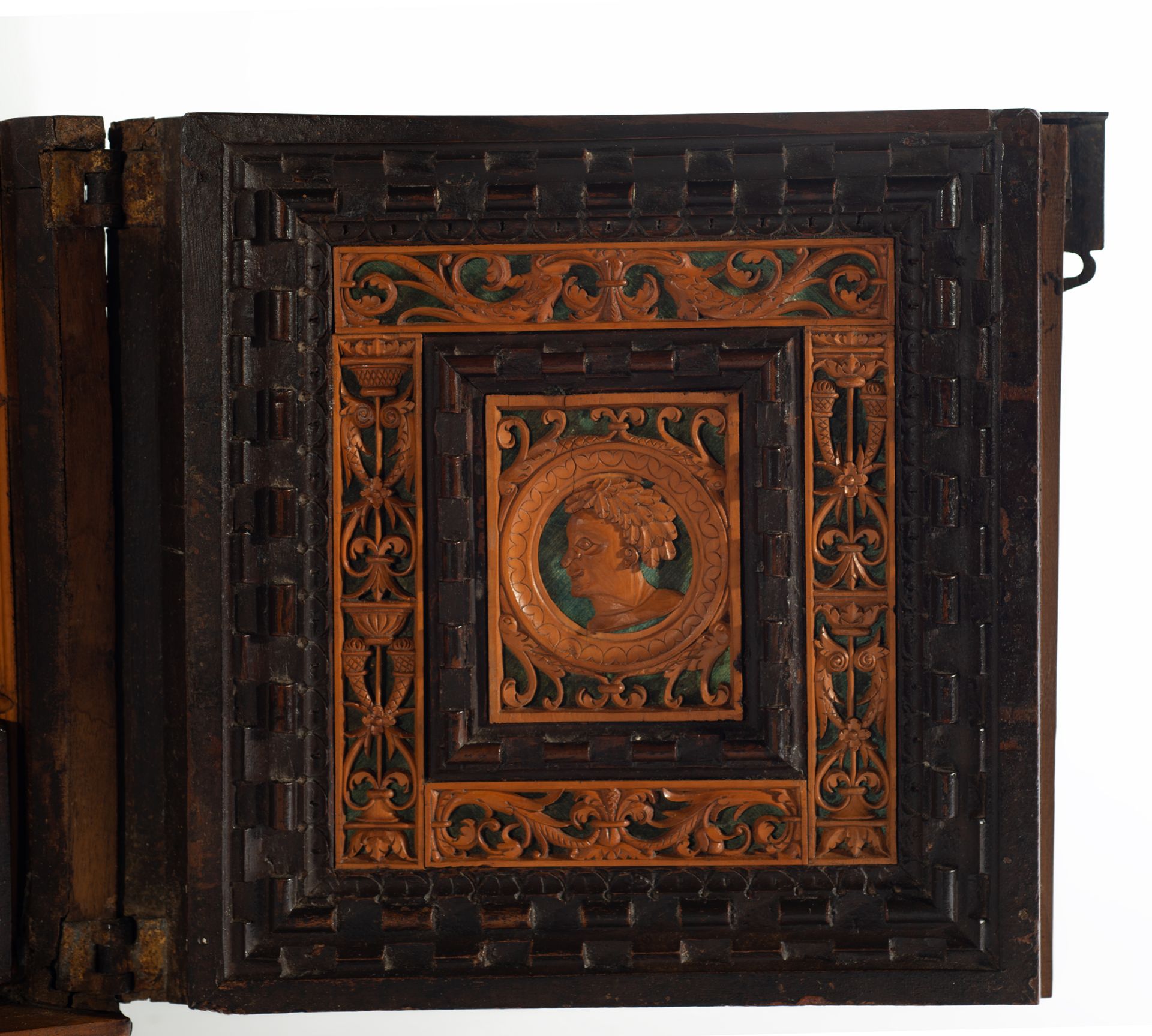 Exceptional plateresque chest in fruit wood, boxwood and marquetry, Spanish Renaissance, mid-16th ce - Image 10 of 13