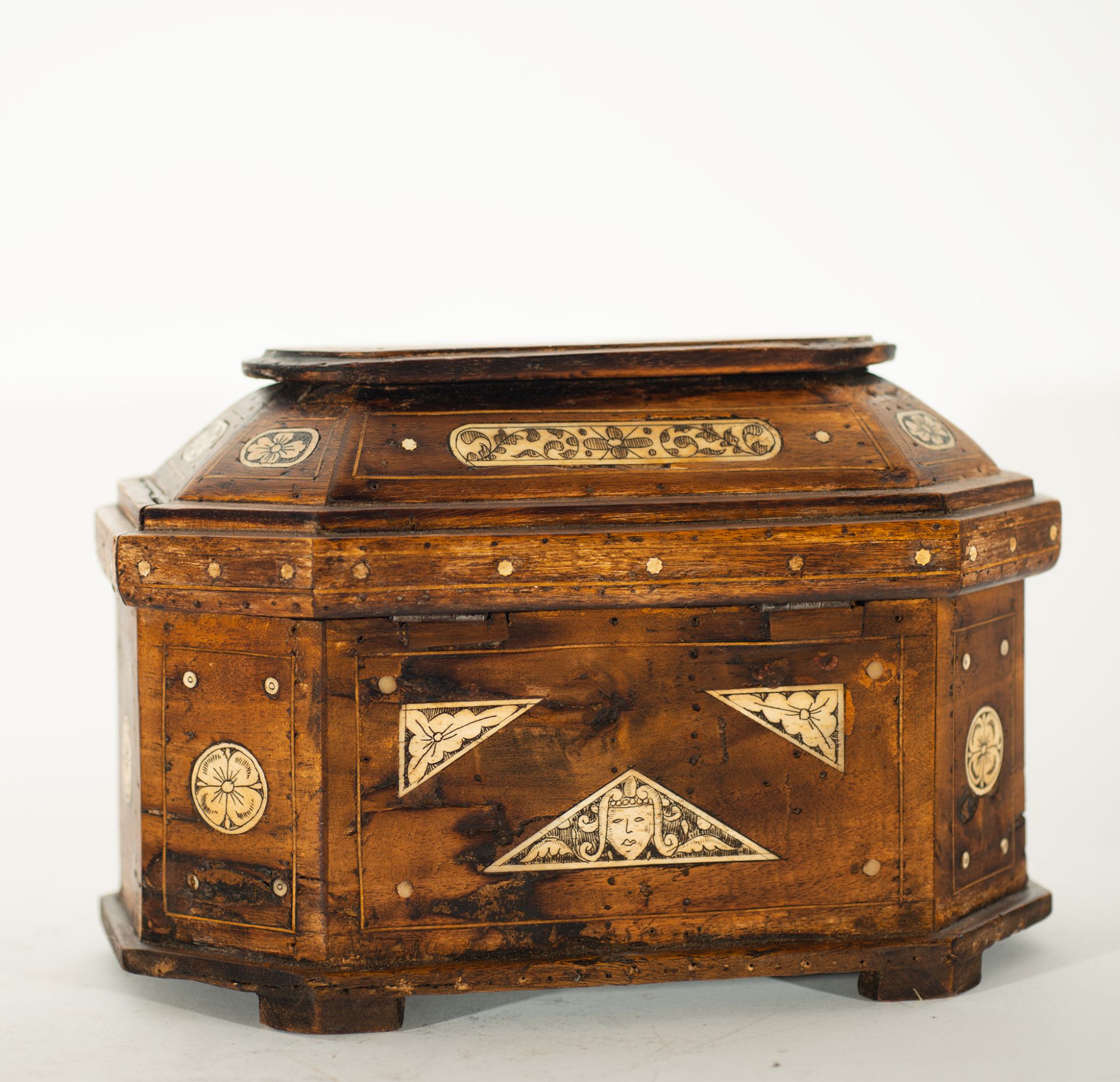 Renaissance style chest in fruit wood and carved bone applications, Spanish school of the 19th centu - Image 3 of 7