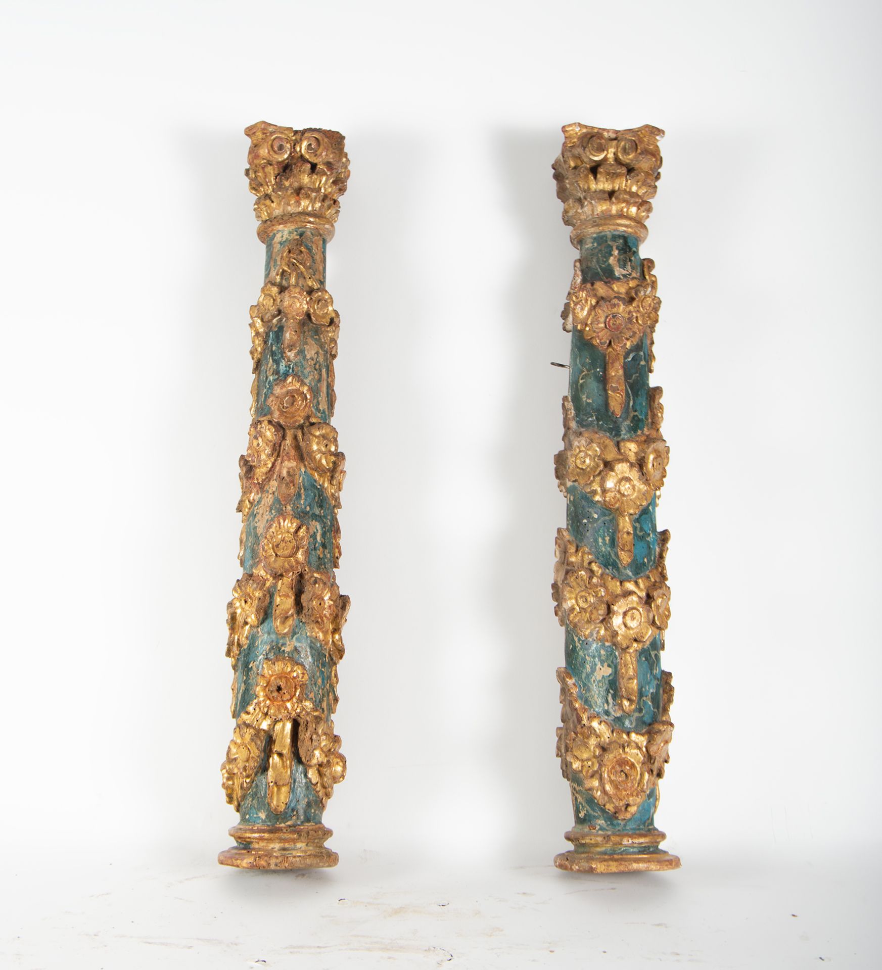 Pair of important Solomonic columns, 17th century