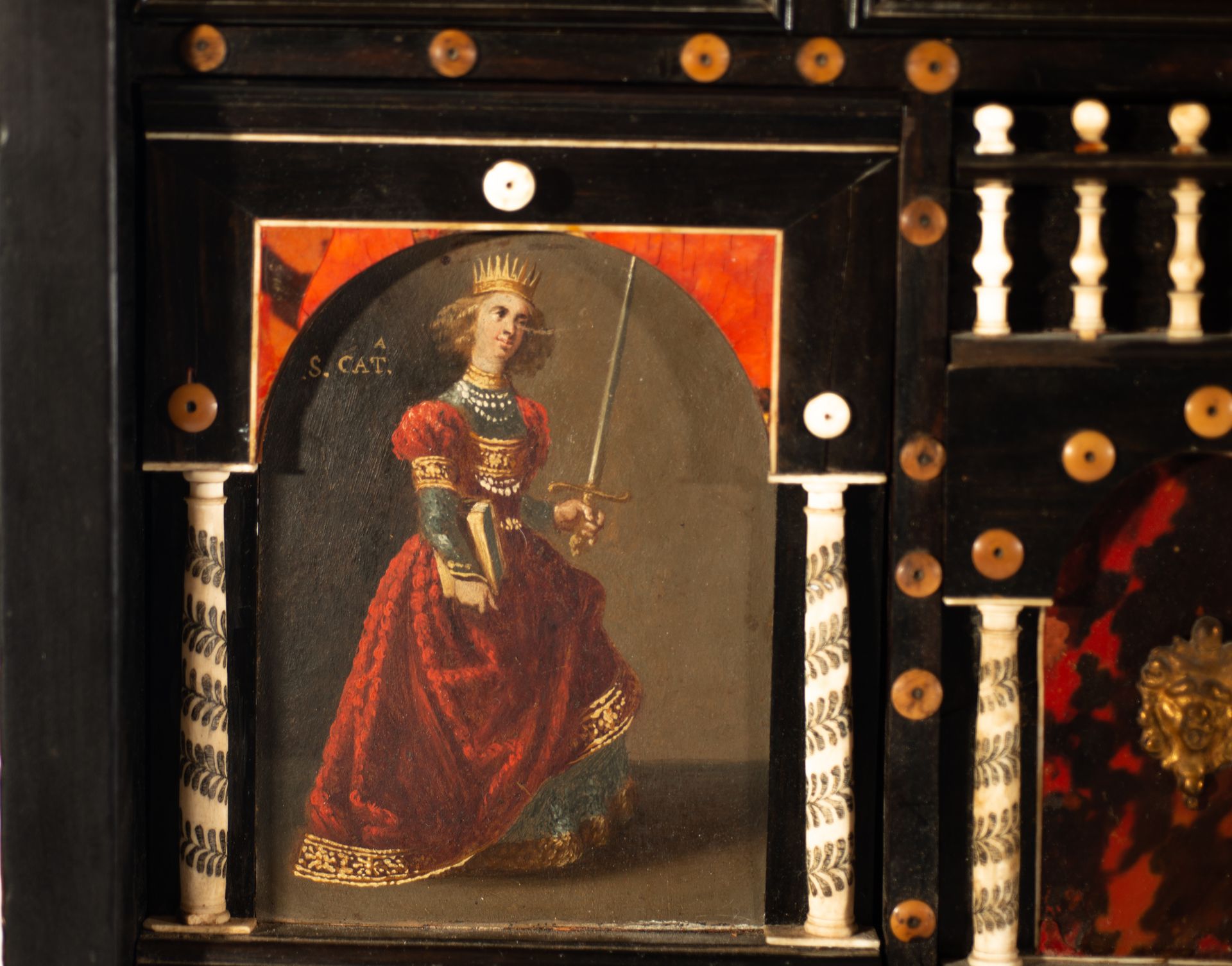 Important Spanish cabinet in tortoiseshell and bone marquetry, with plates finished in oil. Spain, 1 - Image 5 of 13