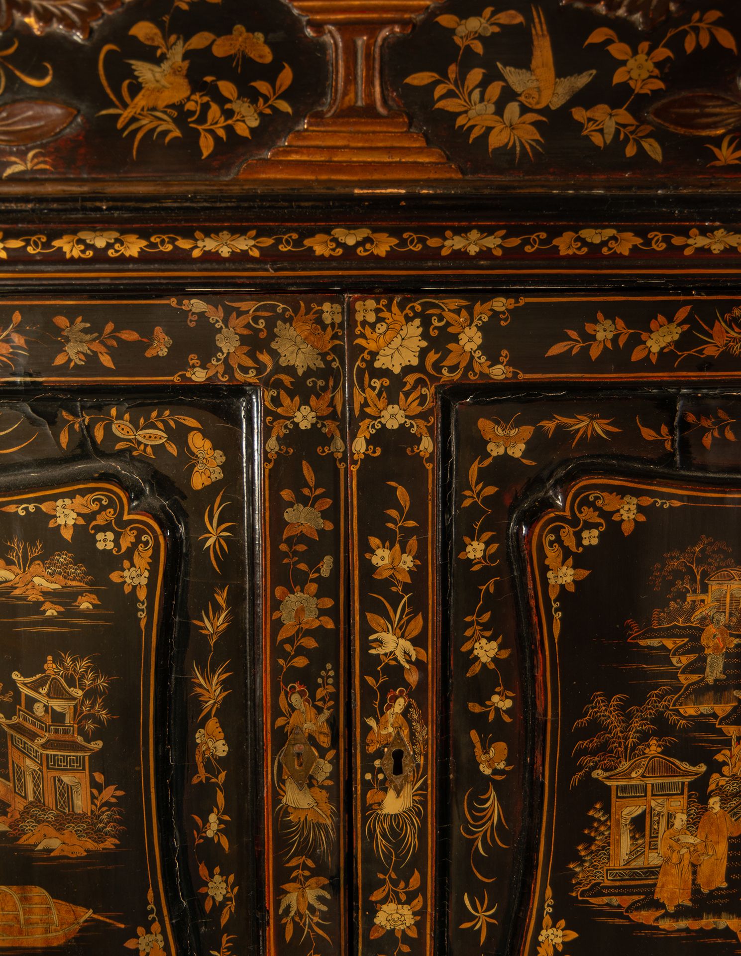 Important Cantonese Commode in lacquered, gilt and polychrome wood, Cantonese work for export, China - Bild 7 aus 13
