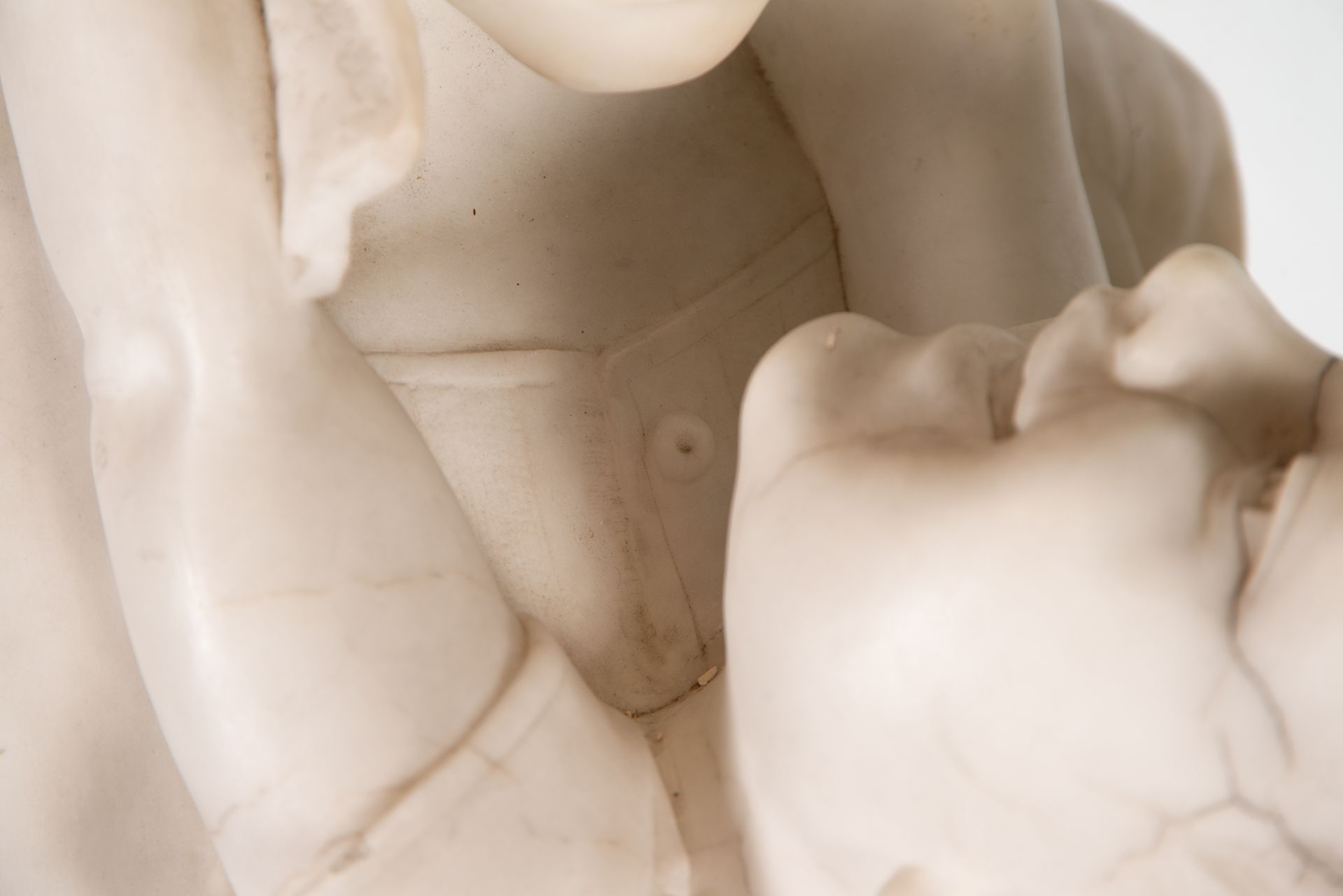 Mother with Child in Arms in marble, circle of Jean-Baptiste Carpeaux (Valenciennes, 1827 – Courbevo - Bild 5 aus 8