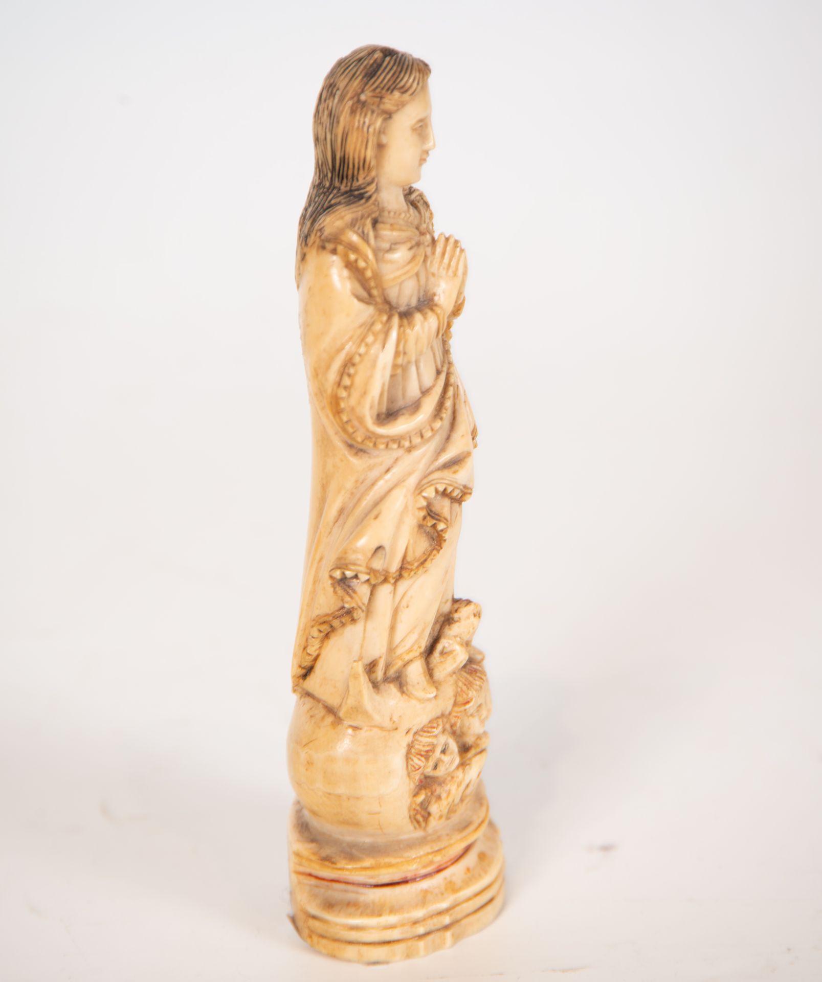 Important Carving of the Immaculate Virgin Indo-Portuguese, 17th century - Bild 2 aus 4