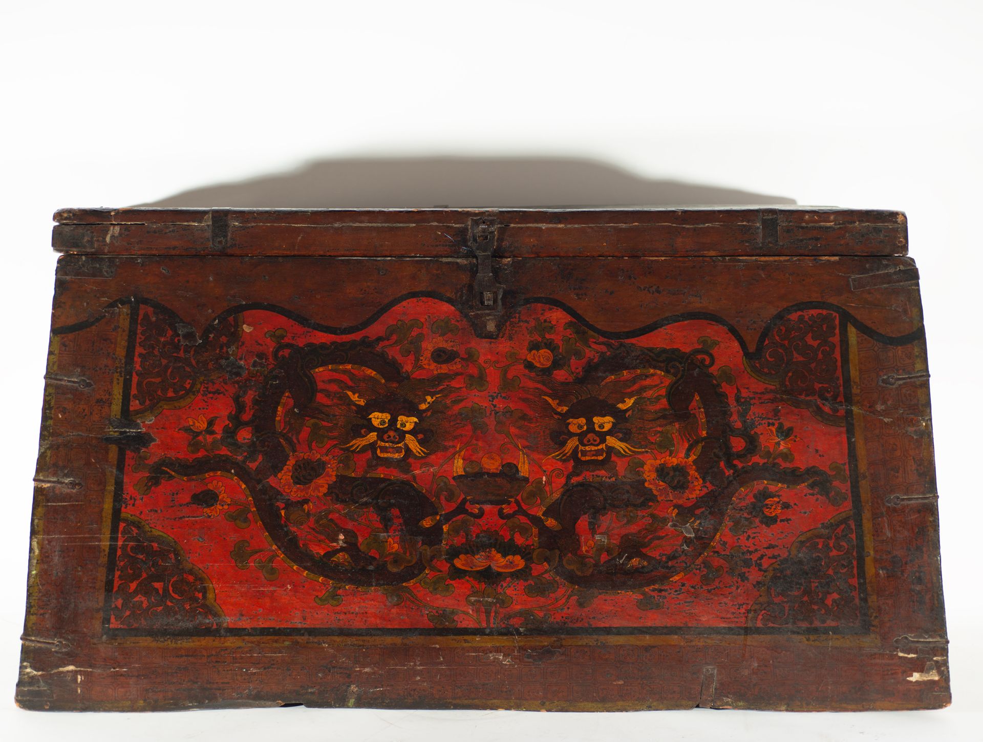 Rare Tibetan chest, 17th - 18th century