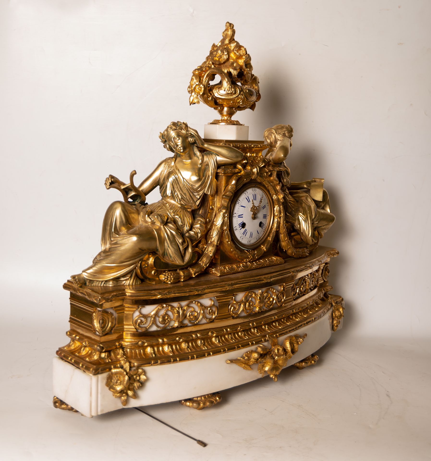 Large Garrison with table clock and pair of cherub candlesticks in Marble and gilt bronze, French sc - Bild 4 aus 11