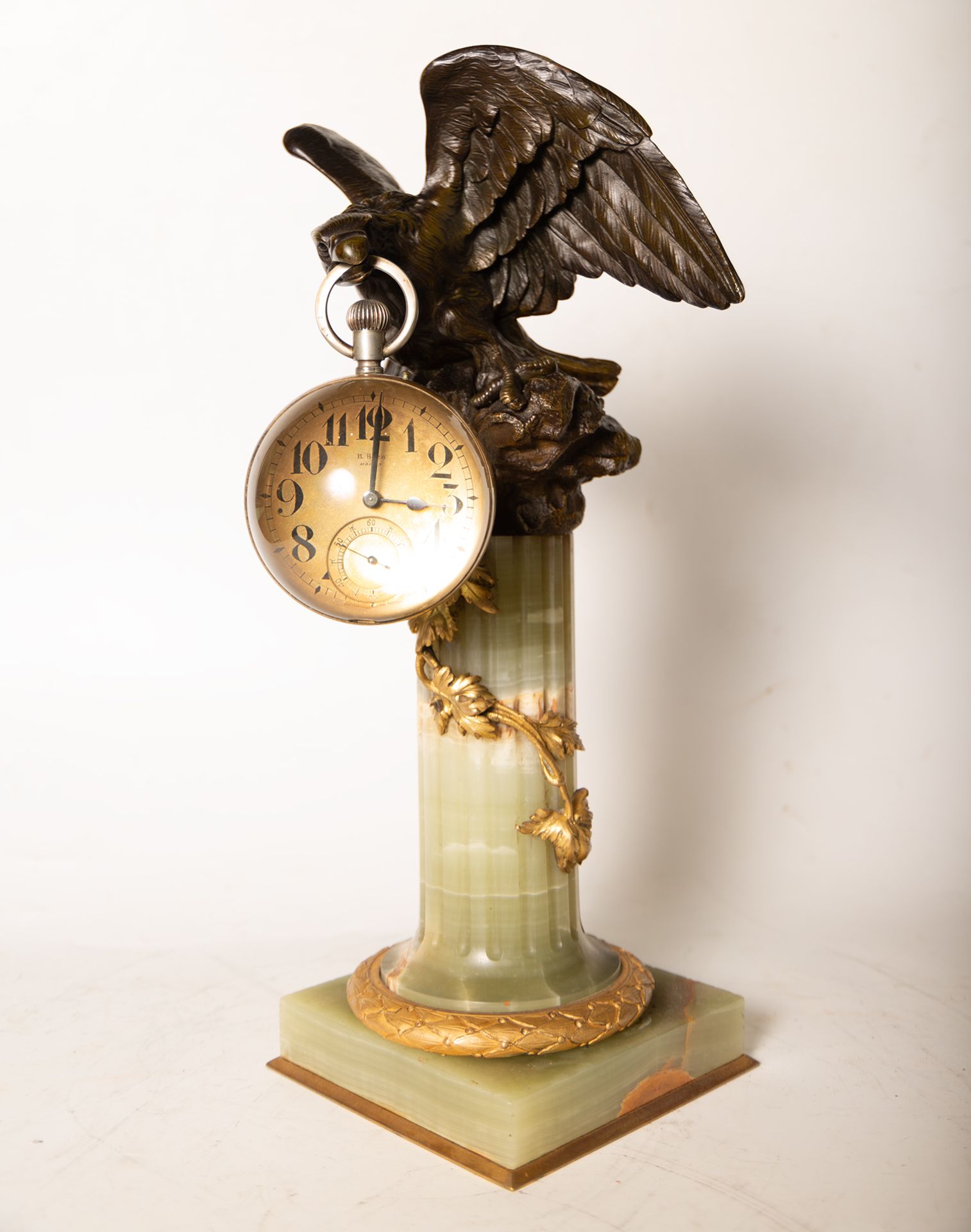 Important Art Deco Clock in Bronze and Green Onyx, first quarter of the 20th century