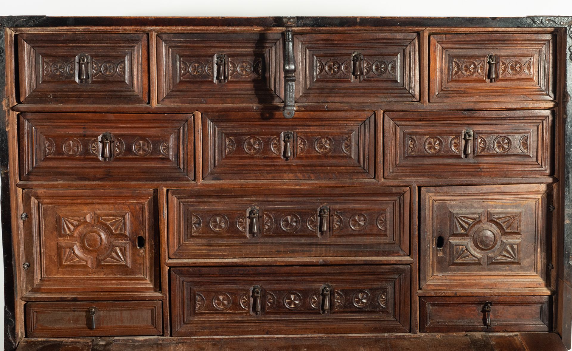 Castilian Cabinet in Walnut, XVI - XVII centuries - Image 5 of 8