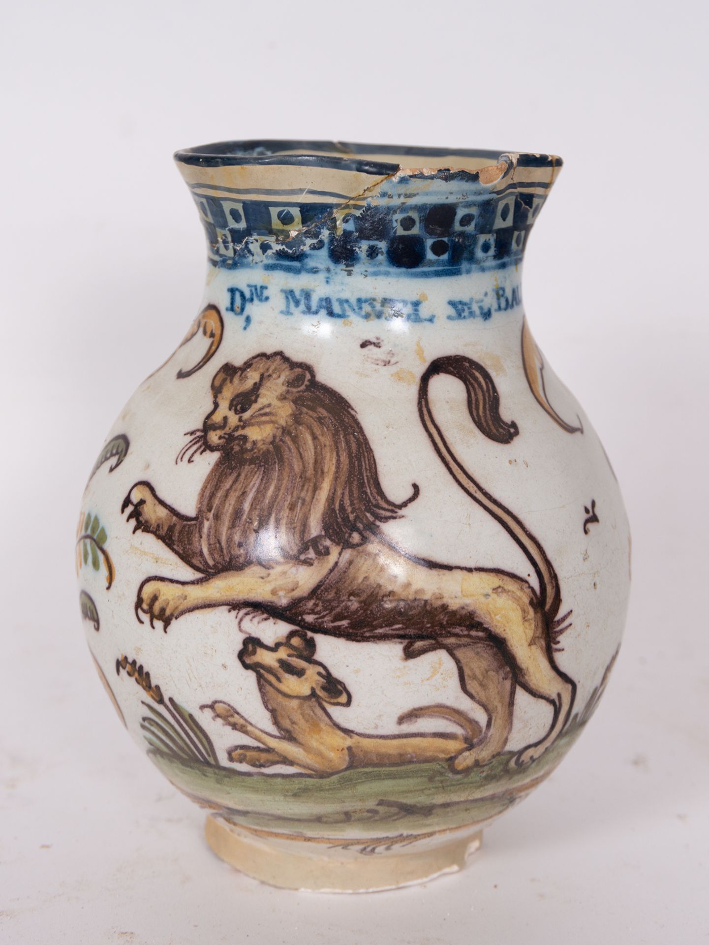 Talavera jug with Lions and "Don Manuel del Valle" inscription, 18th century