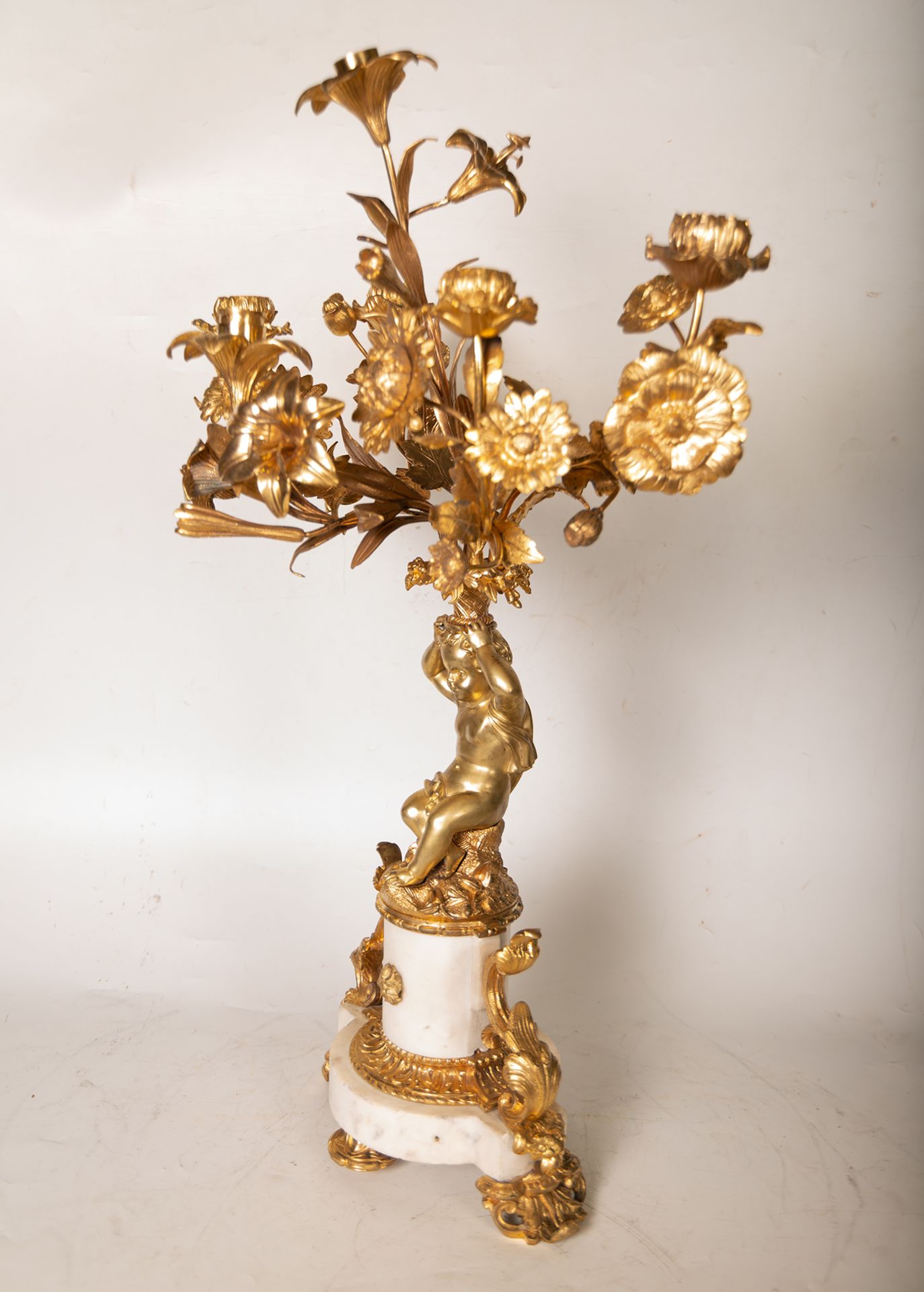 Large Garrison with table clock and pair of cherub candlesticks in Marble and gilt bronze, French sc - Bild 5 aus 11