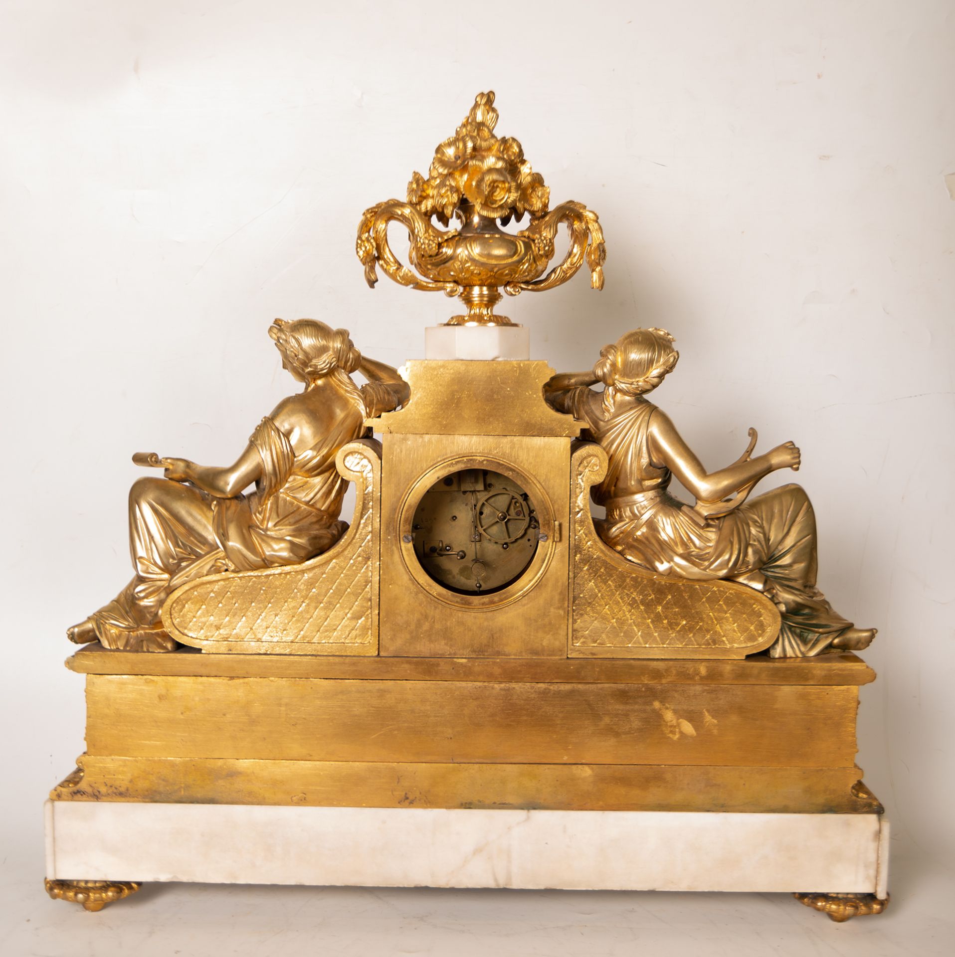 Large Garrison with table clock and pair of cherub candlesticks in Marble and gilt bronze, French sc - Bild 9 aus 11