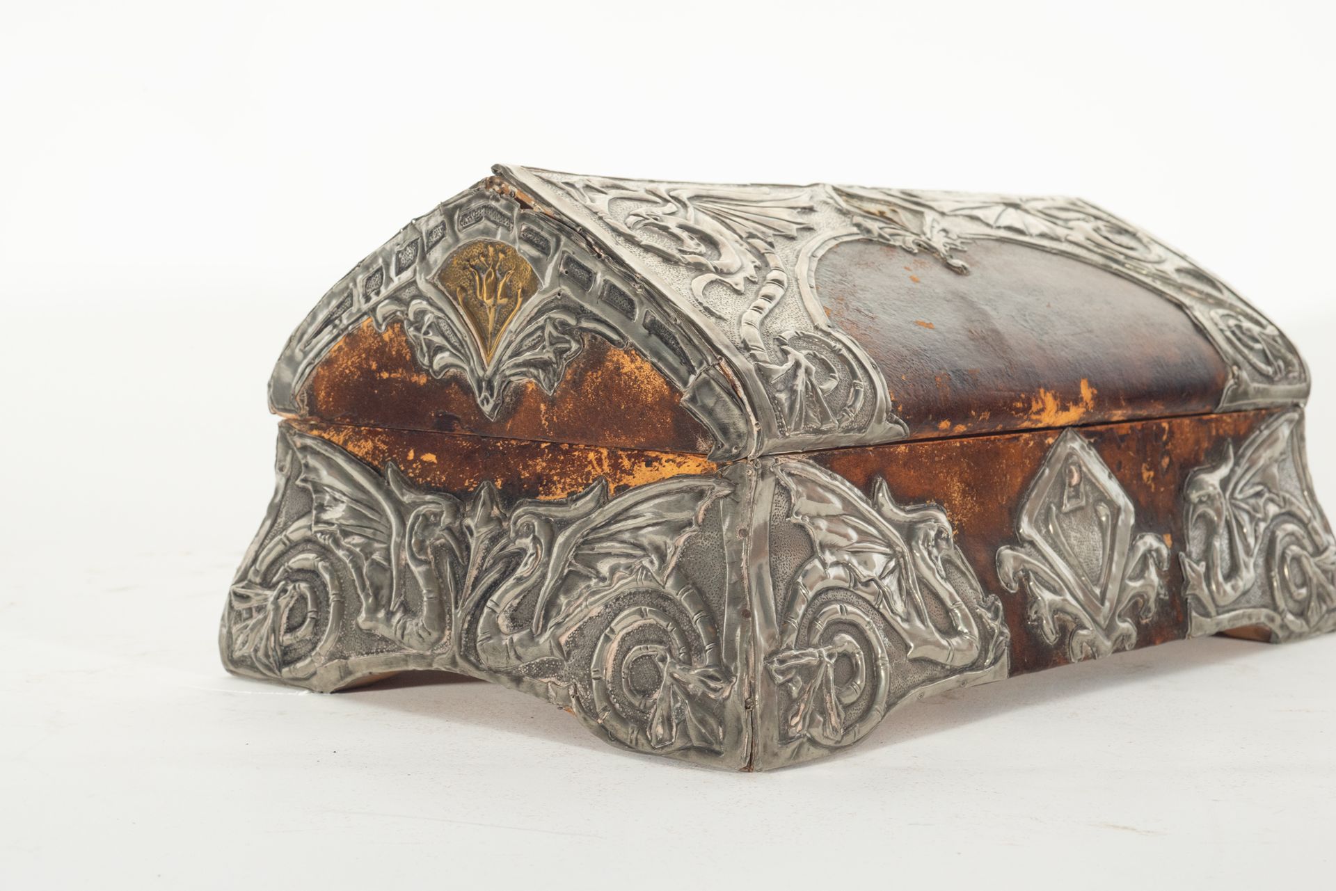 Catalan modernist chest in leather and silver appliques, Barcelona, ​​Catalan school of the late nin - Image 5 of 5