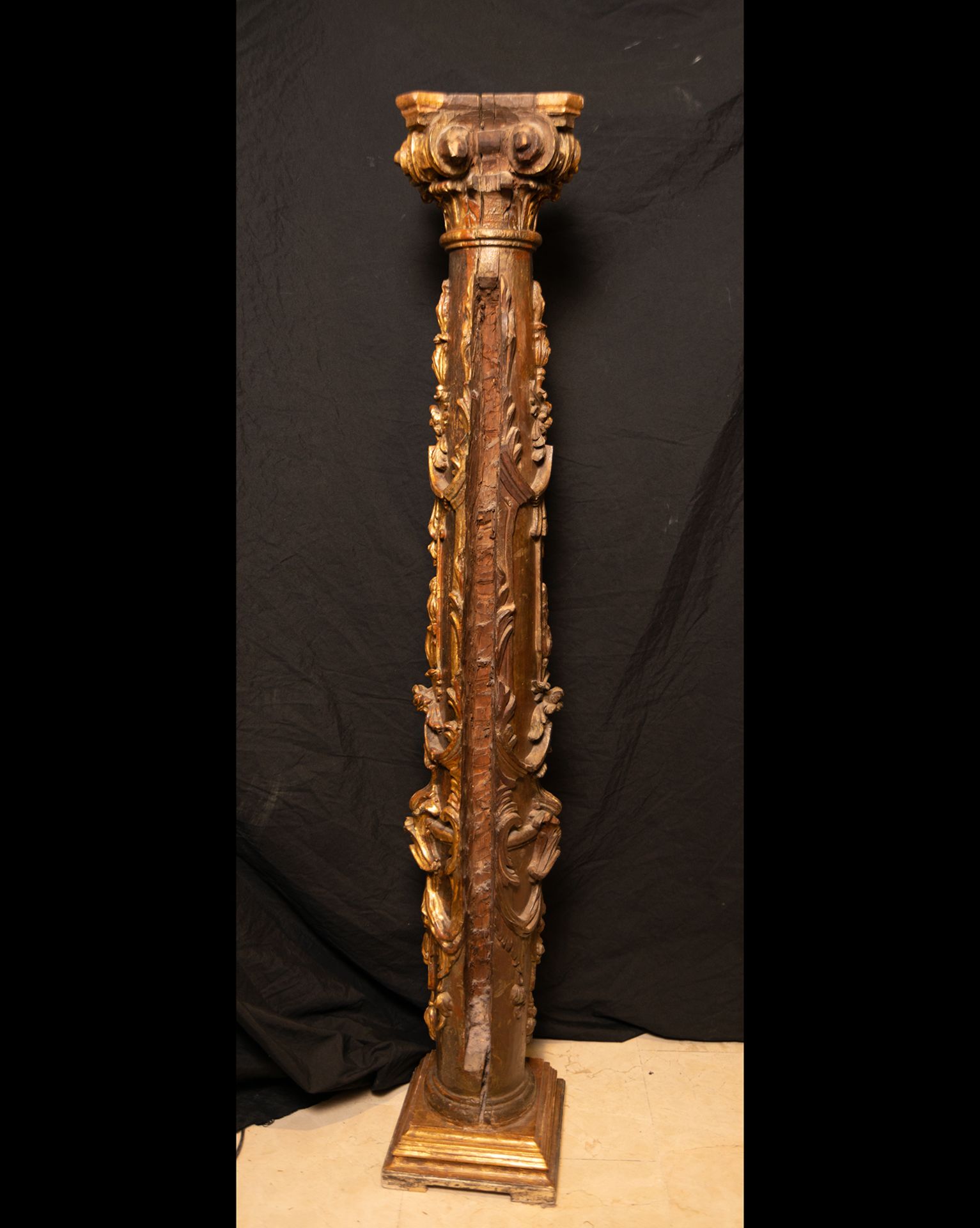 Important pair of Baroque Columns in gilded wood, Sevillian school of the 17th century - Image 7 of 16