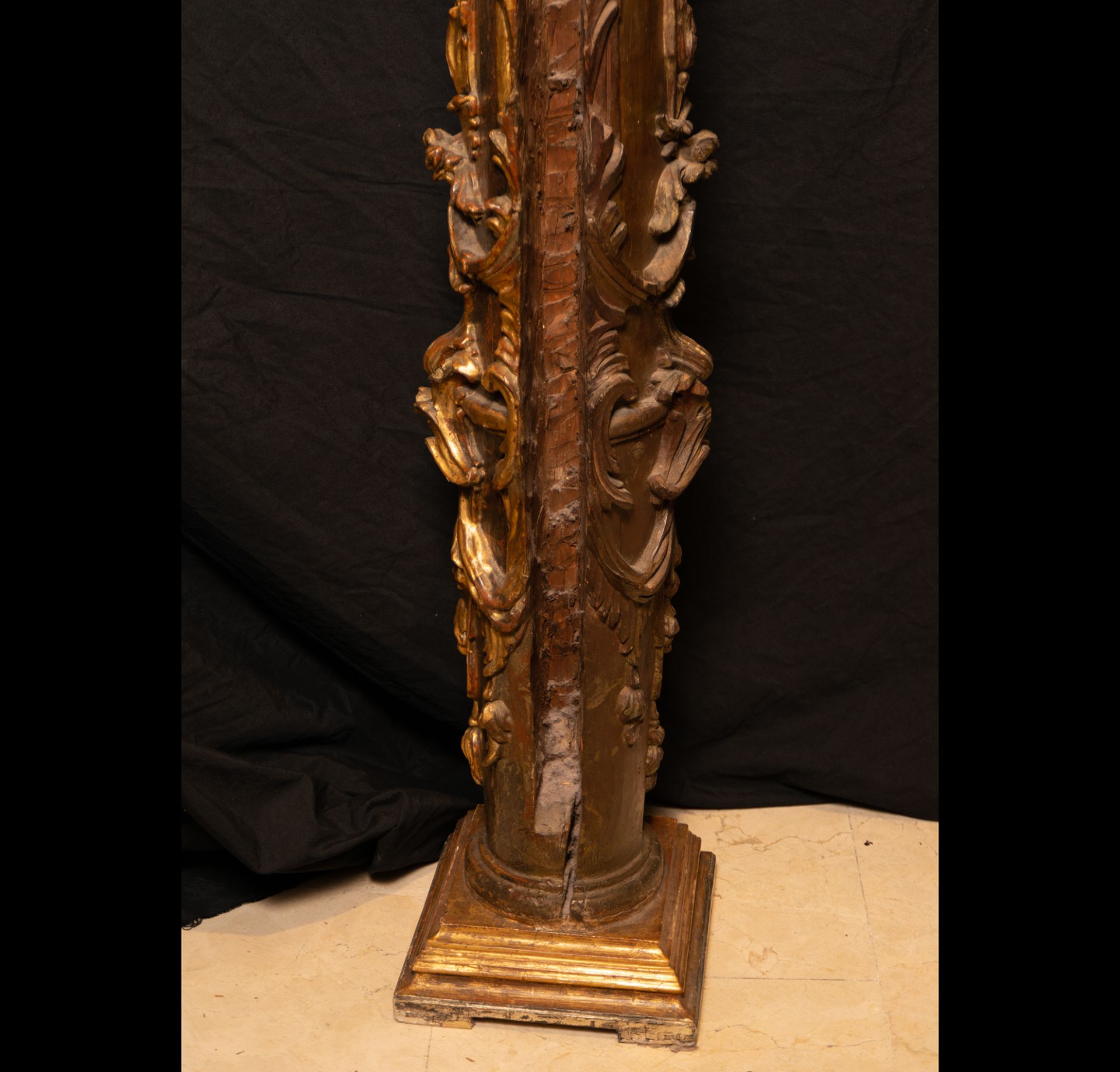 Important pair of Baroque Columns in gilded wood, Sevillian school of the 17th century - Image 10 of 16