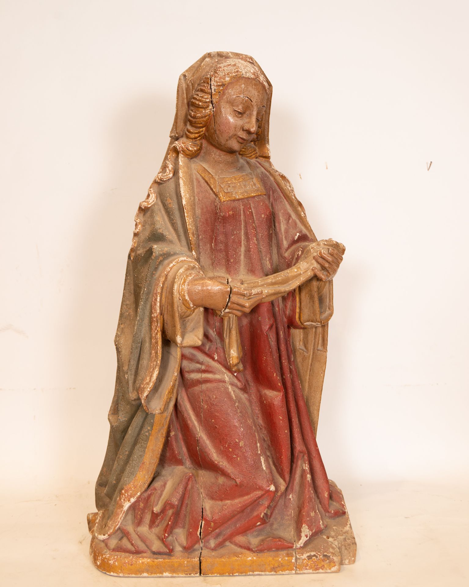 Virgin with the Holy Shroud, following Gothic models, French school of the 19th century