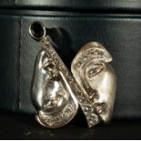 Pendant in white gold and Diamonds representing Venice Carnival Masks