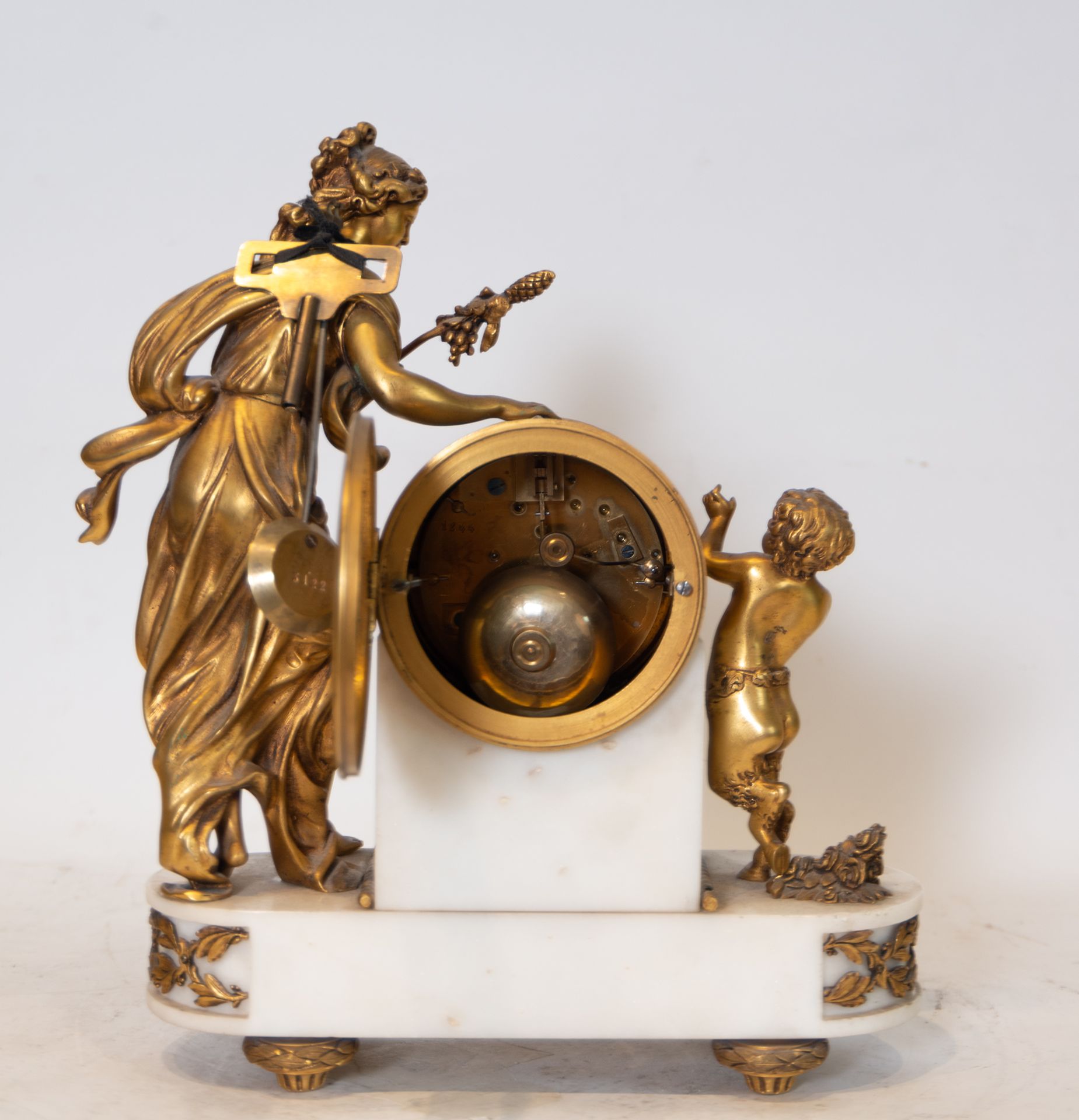 Louis XVI style clock in Gilt Bronze and Marble representing the Goddess Ceres with a Faun, French s - Bild 5 aus 6