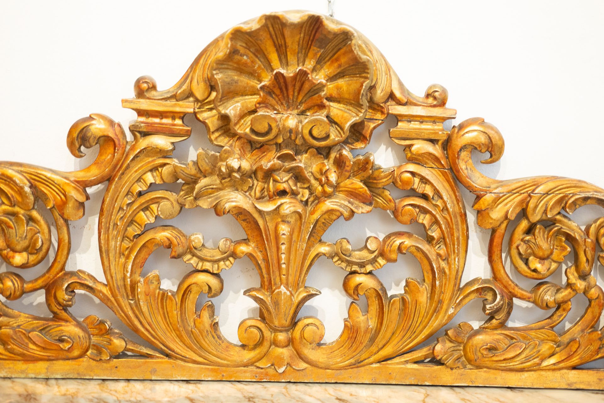 Italian console in gilt wood with gold leaf, Italian school of the 19th century - Image 5 of 7