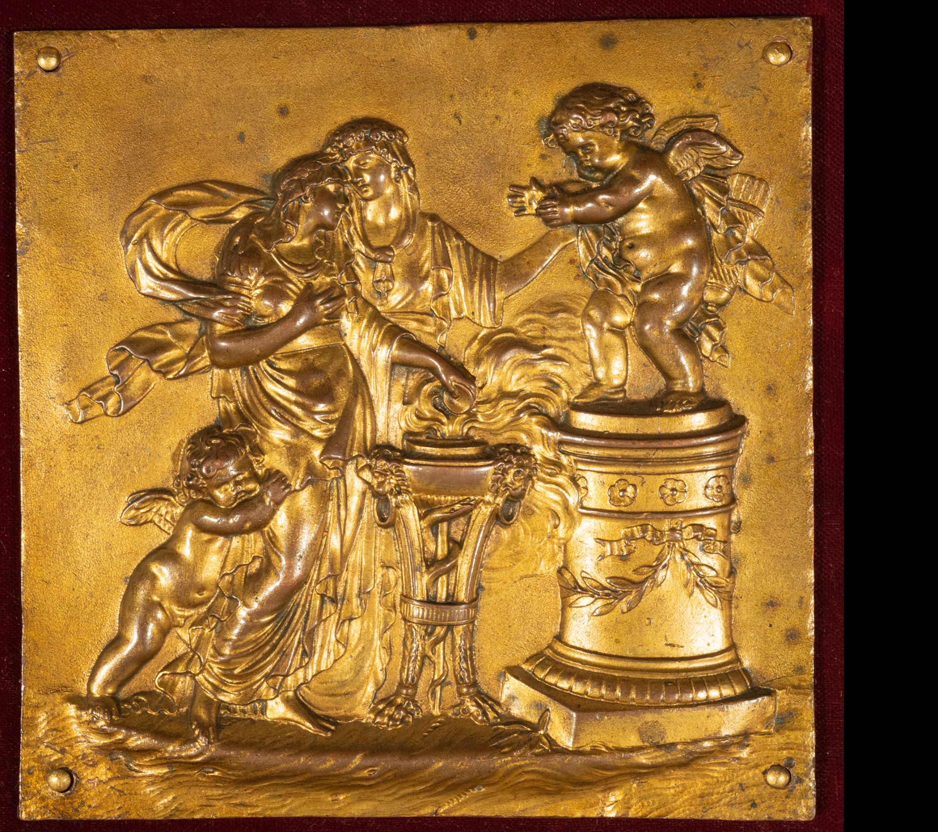 Pair of French Plaques in gilt bronze representing Pygmalion and Galatea and Venus and Adonis, Frenc - Image 3 of 3