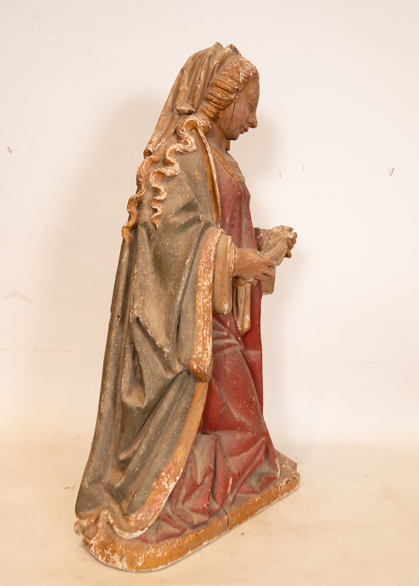 Virgin with the Holy Shroud, following Gothic models, French school of the 19th century - Image 3 of 4