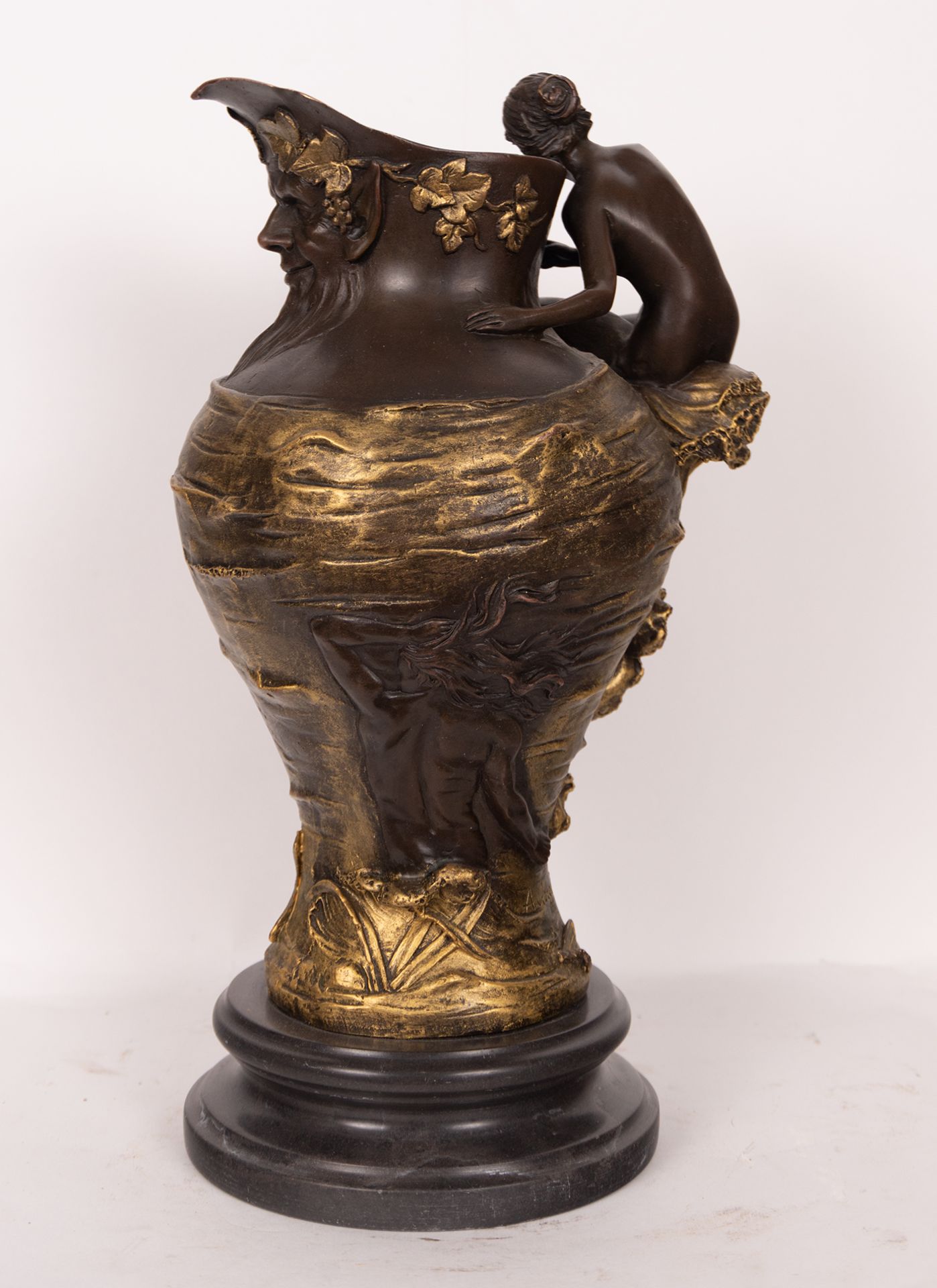 Pair of Cups in Gilt and Patinated Bronze representing Fauns in the Art Nouveau style, French school - Bild 8 aus 9