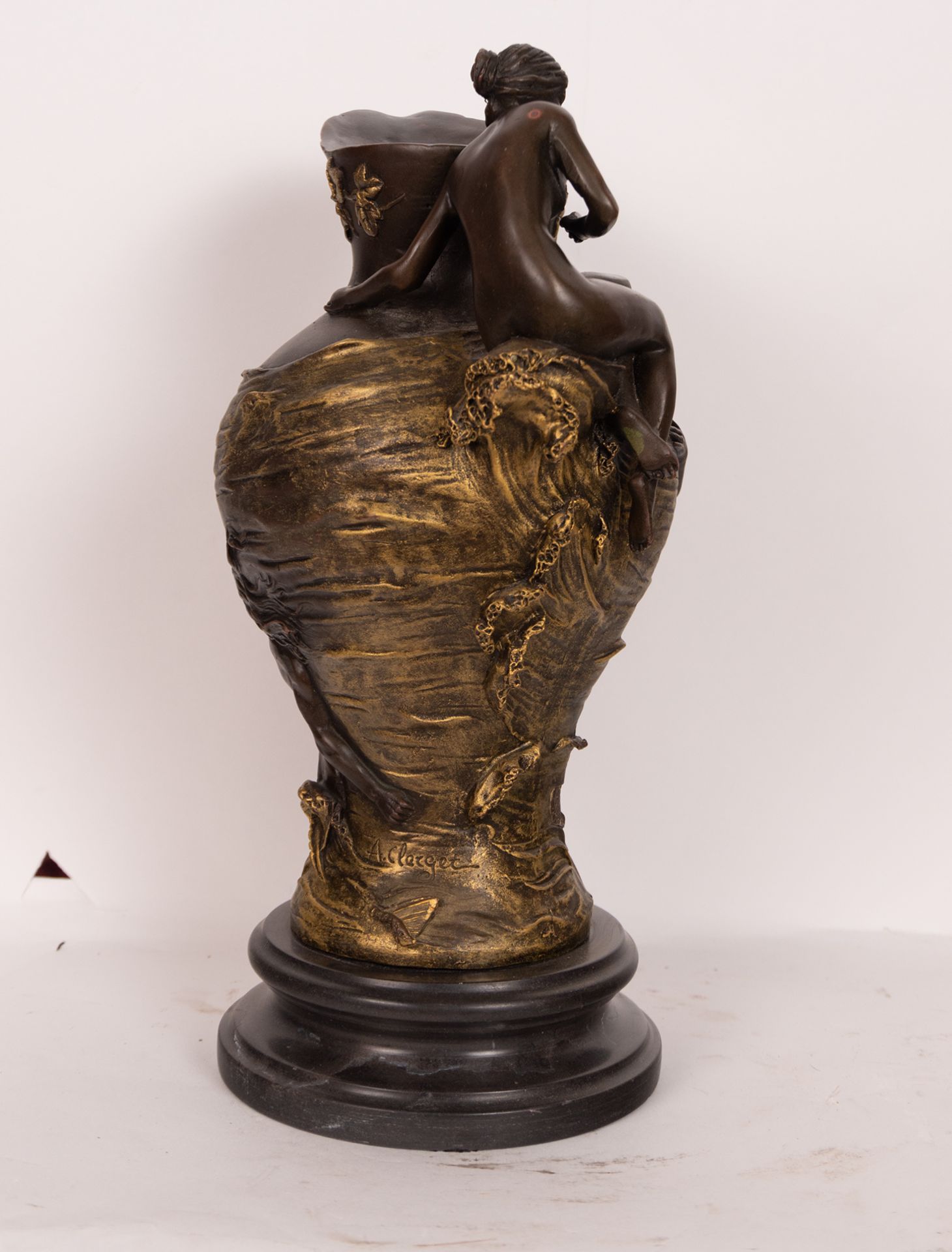 Pair of Cups in Gilt and Patinated Bronze representing Fauns in the Art Nouveau style, French school - Bild 9 aus 9