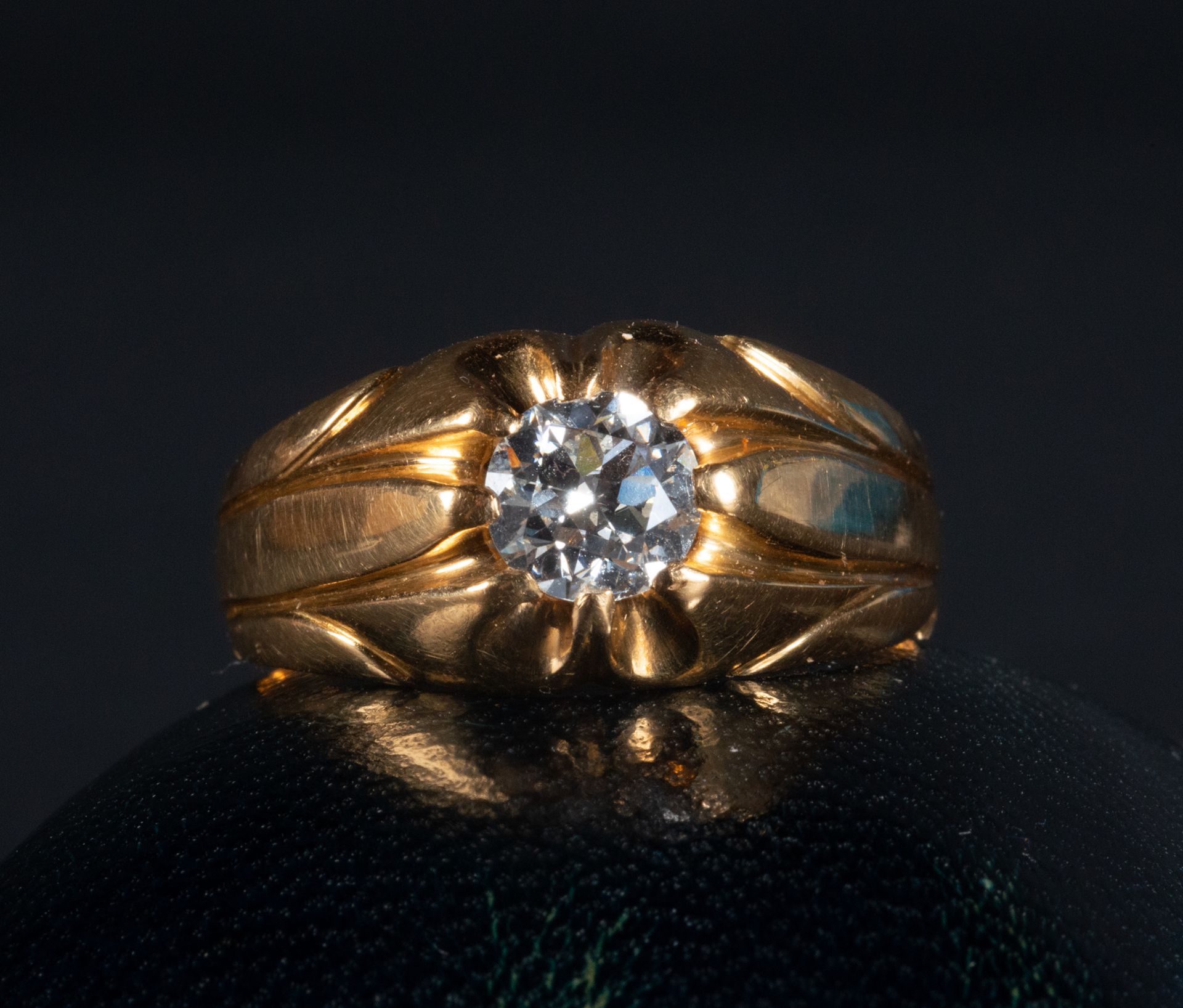 Elegant Gentleman's Solitaire ring with 1.20 Carat VVS Diamond set in 18 Carat Yellow Gold - Bild 5 aus 5