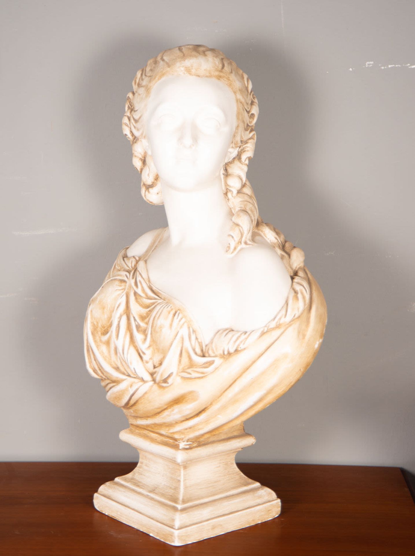 Bust of Queen Henrietta Maria in plaster, following Van Dyck models, European school of the 20th cen - Image 2 of 10