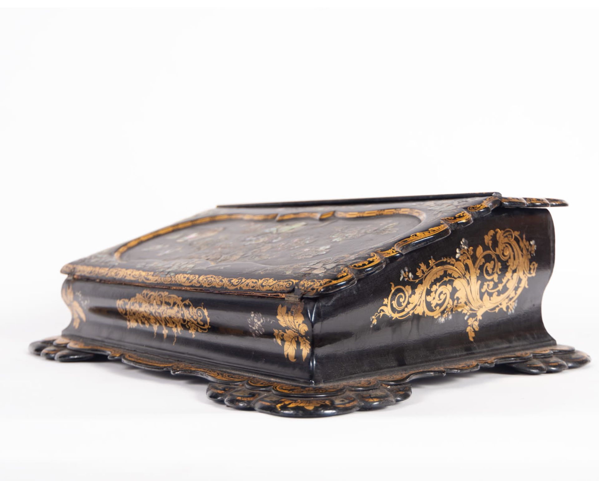 Beautiful writing desk in gilded wood with mother-of-pearl inlays, French school of the 19th century - Image 3 of 13