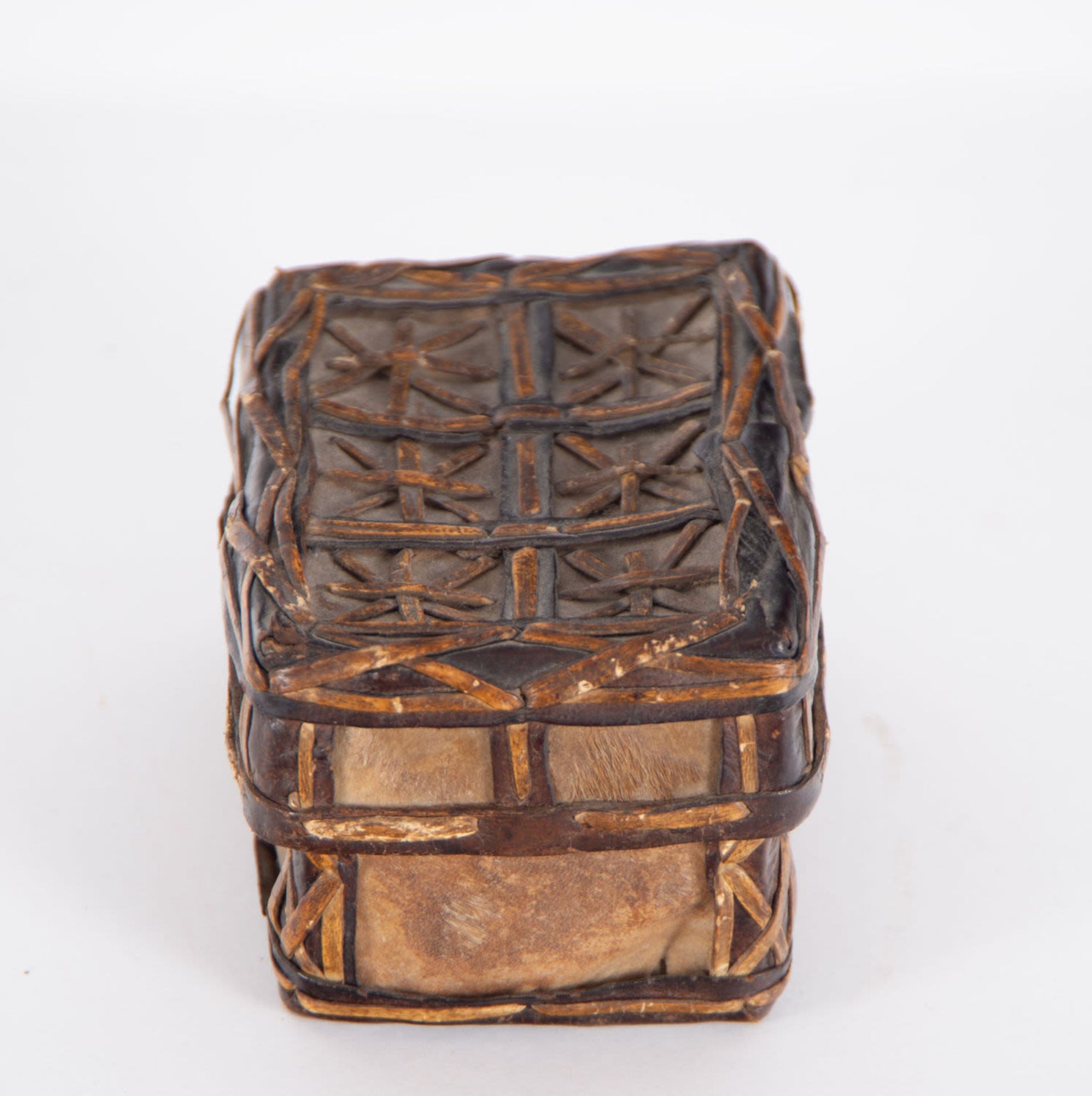 Small Mexican leather chest, 17th century - Image 2 of 7