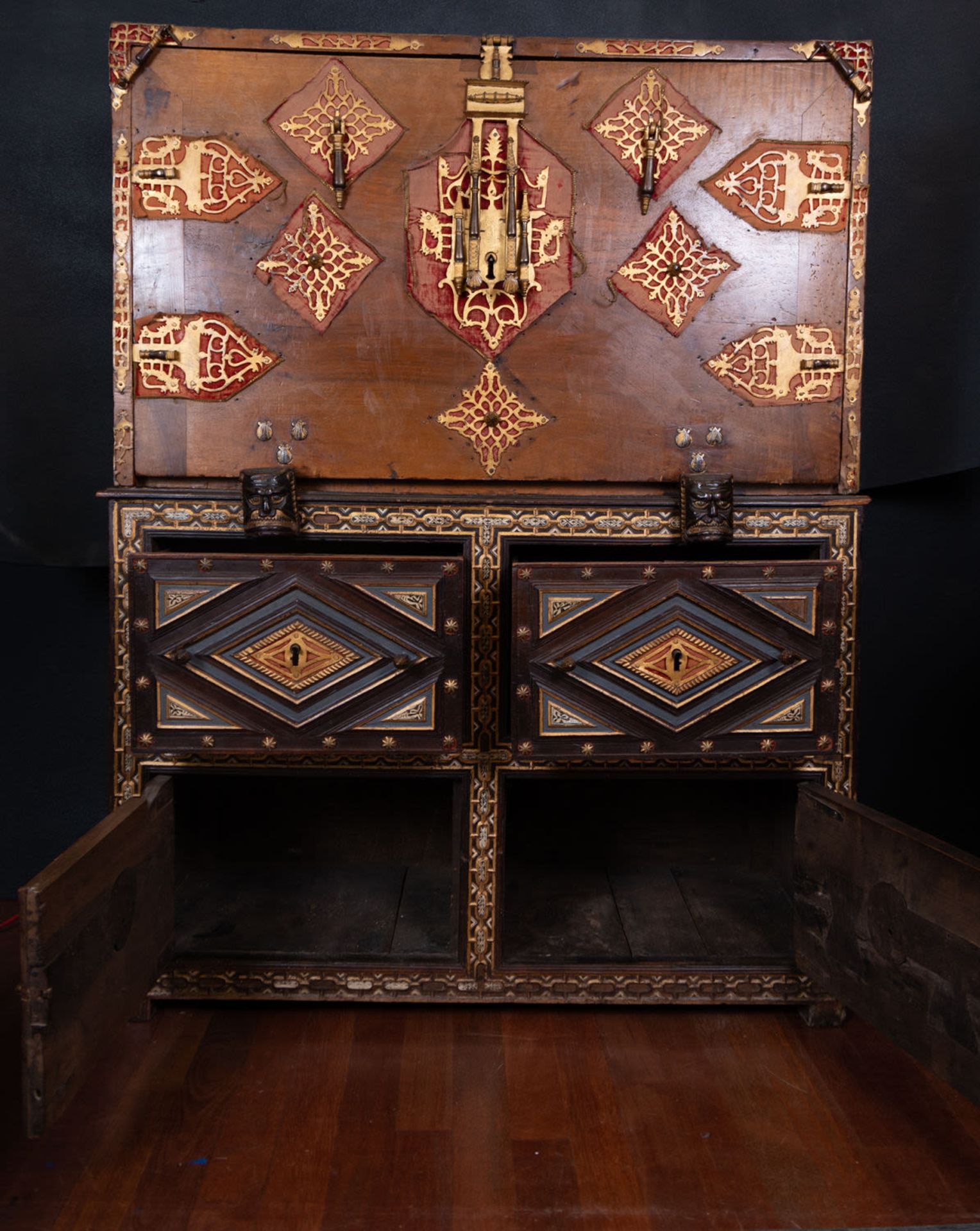 Exceptional Spanish Vargueno Cabinet complete with table, Toledo school of the 17th century - Image 5 of 26