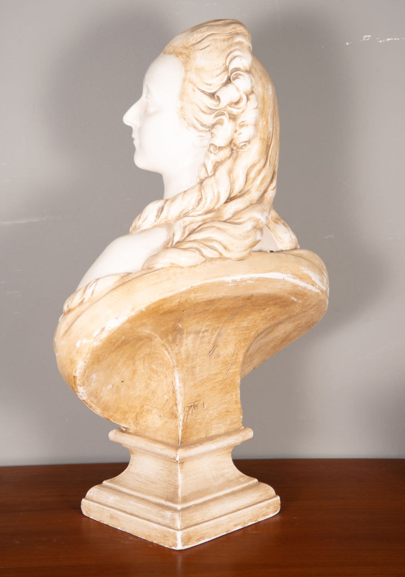 Bust of Queen Henrietta Maria in plaster, following Van Dyck models, European school of the 20th cen - Image 3 of 10