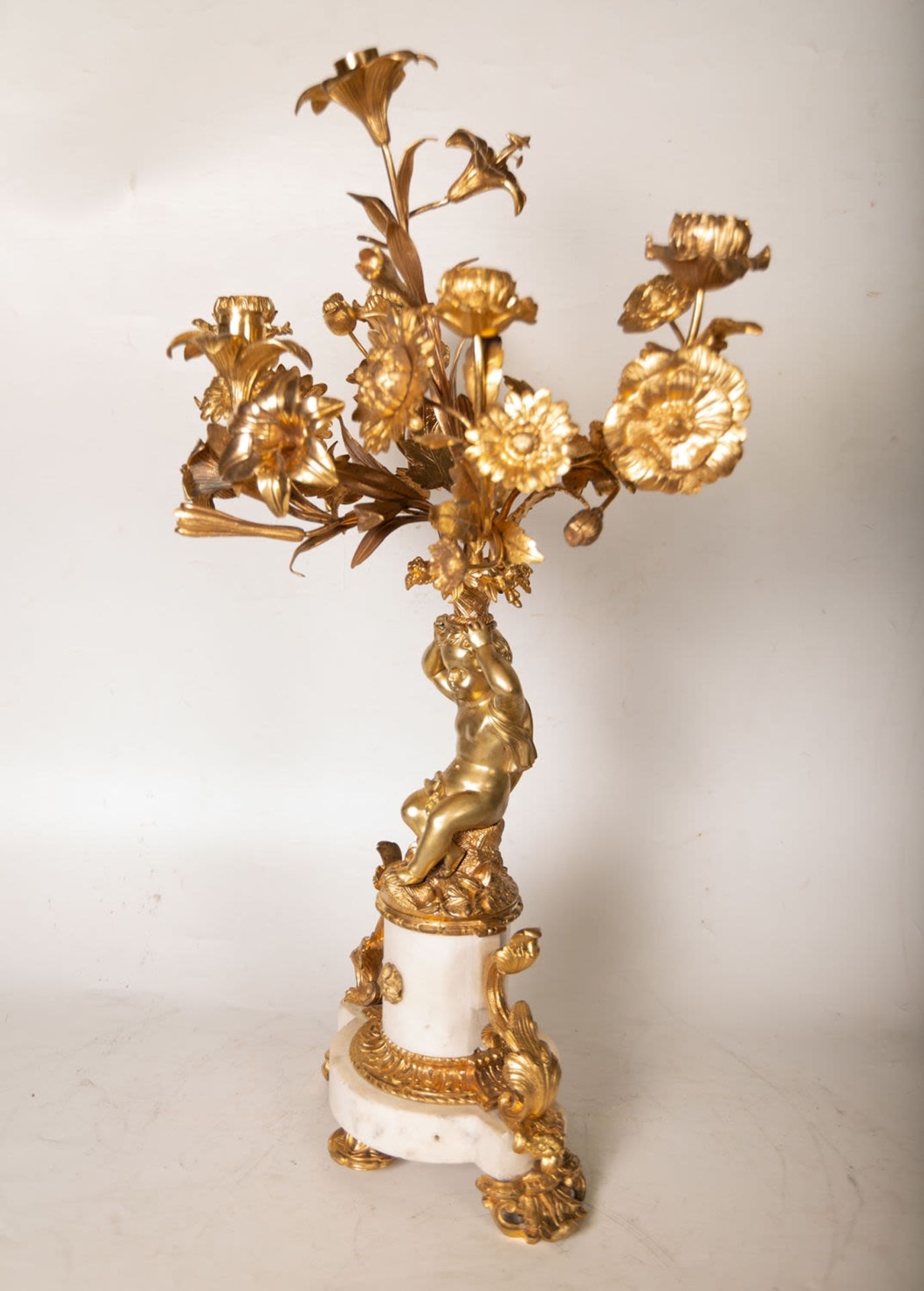 Large three-piece Garniture clock with pair of cherub candlesticks in Marble and gilt bronze, France - Bild 6 aus 11