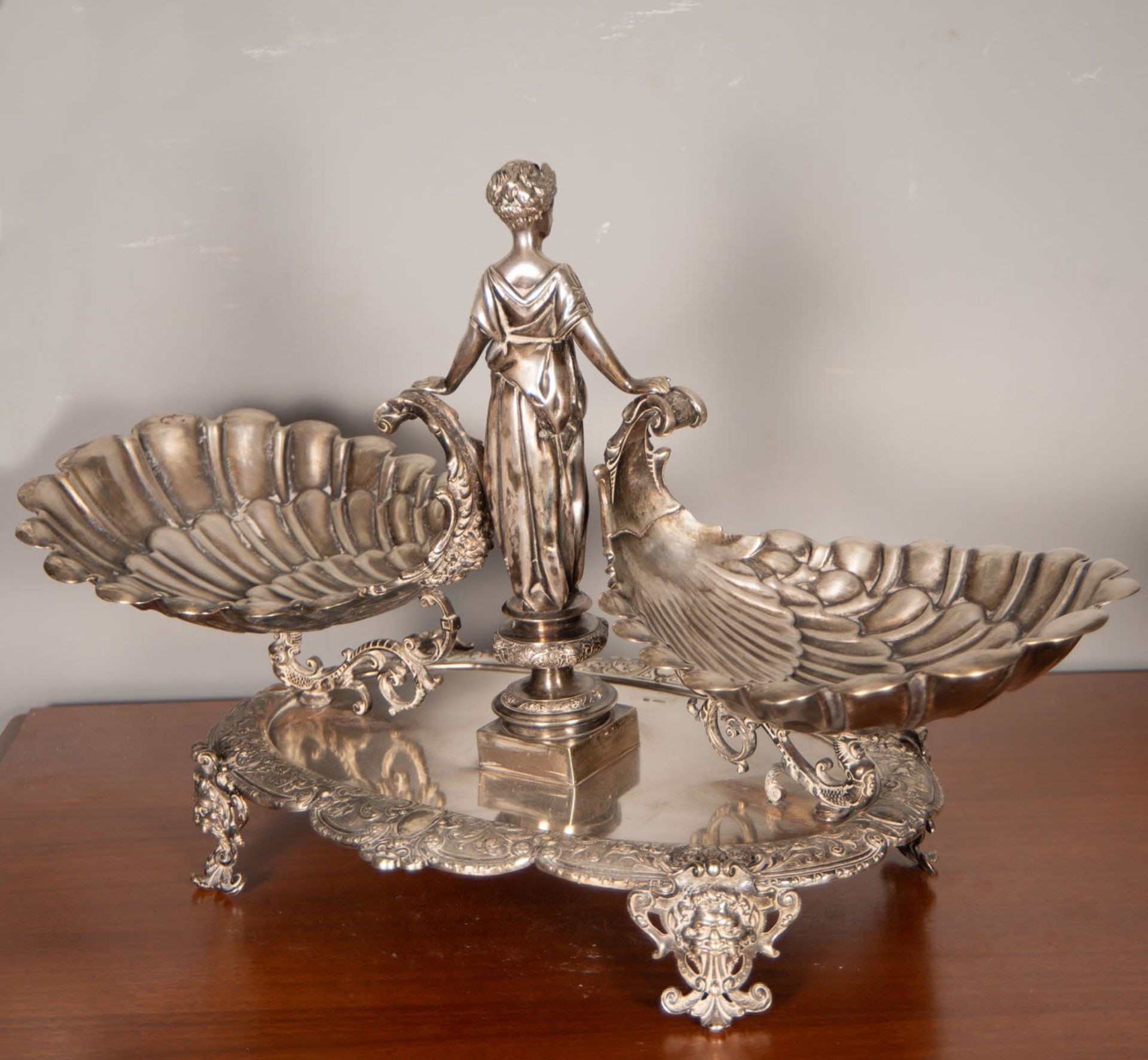 LARGE SILVER PLATE TABLE CENTERPIECE, PLATERO MENSES MADRID, 20TH CENTURY - Bild 6 aus 11