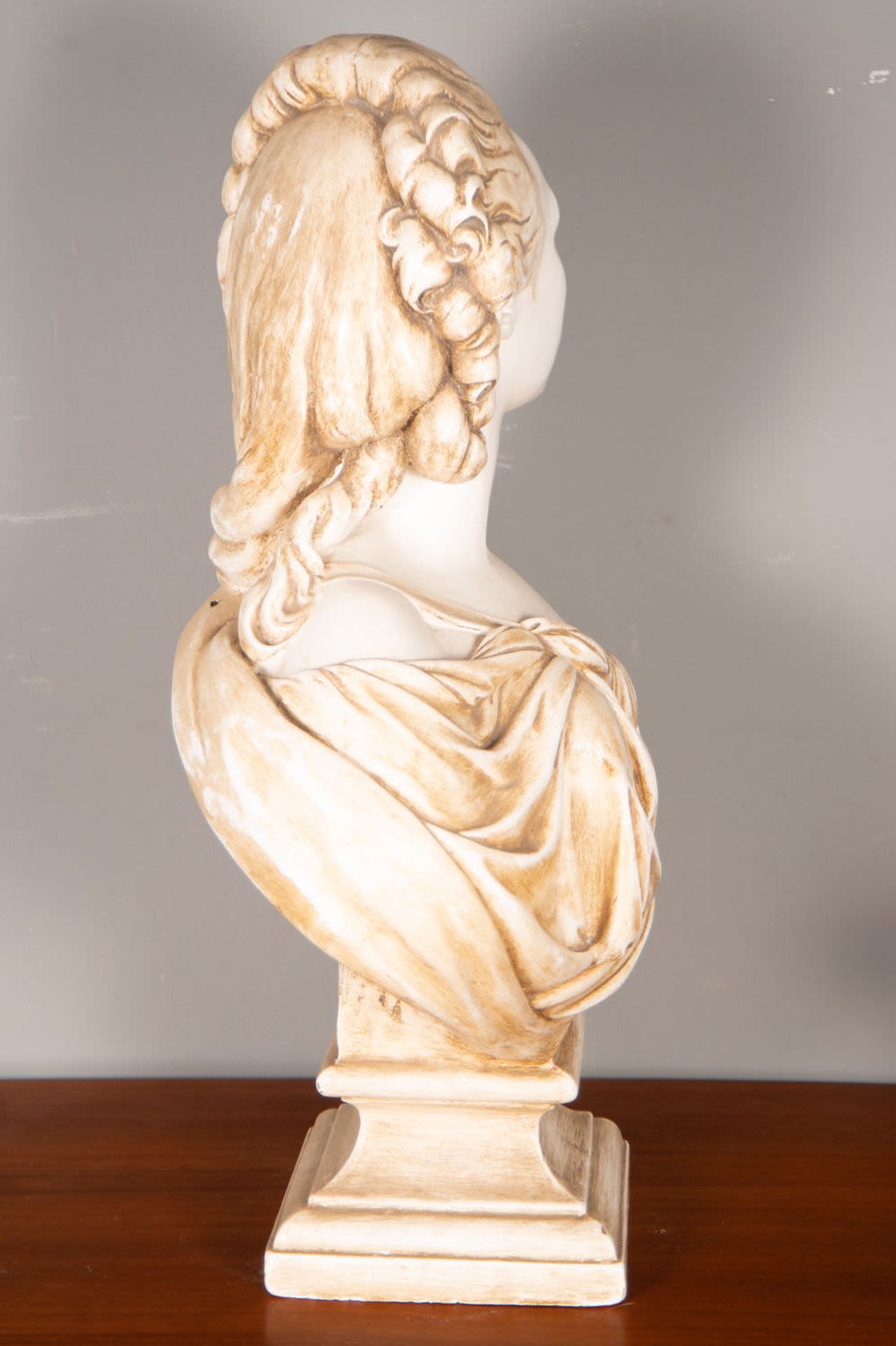 Bust of Queen Henrietta Maria in plaster, following Van Dyck models, European school of the 20th cen - Image 5 of 10