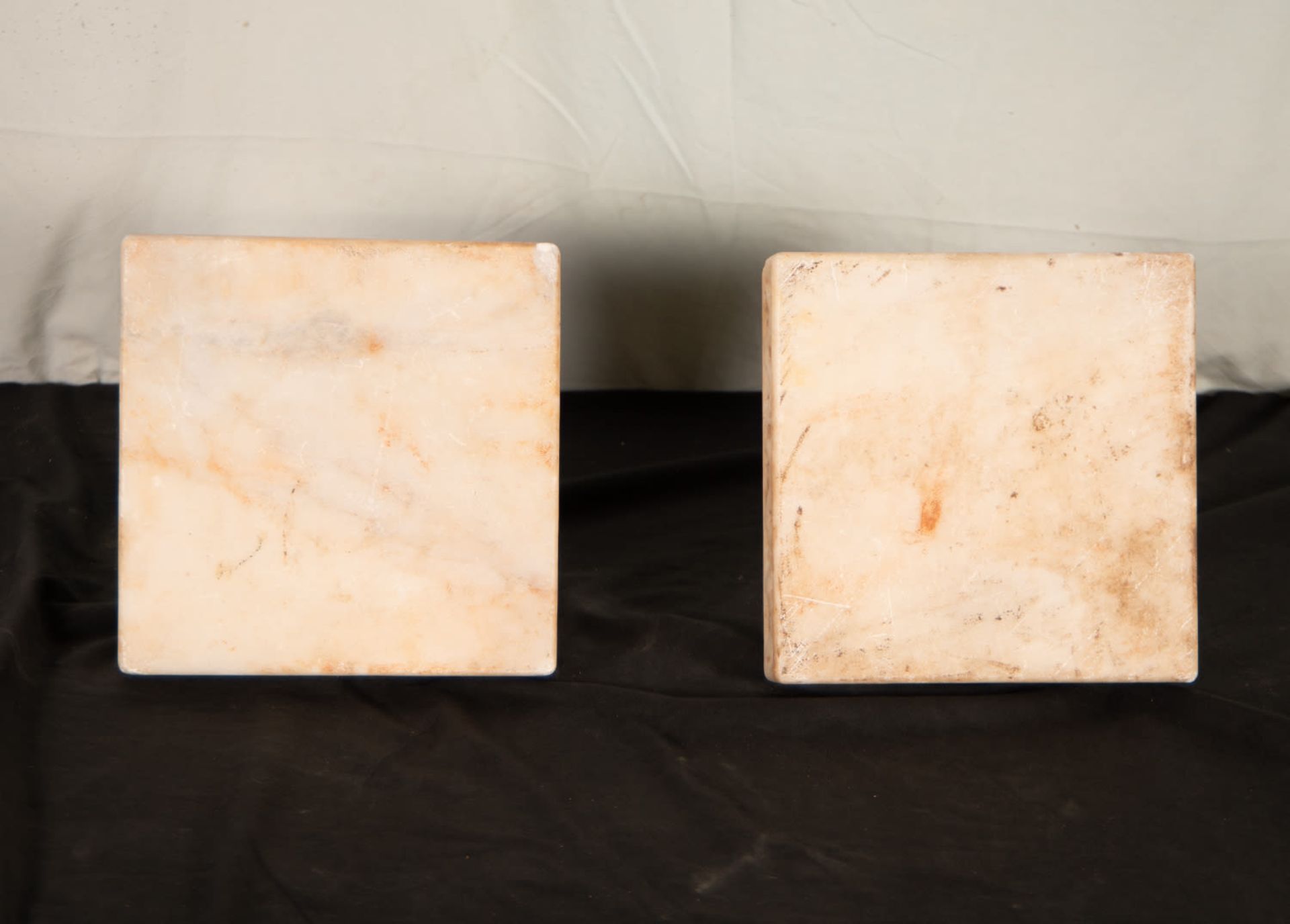 Pair of column bases in the Hellenistic style in marble - Bild 4 aus 5