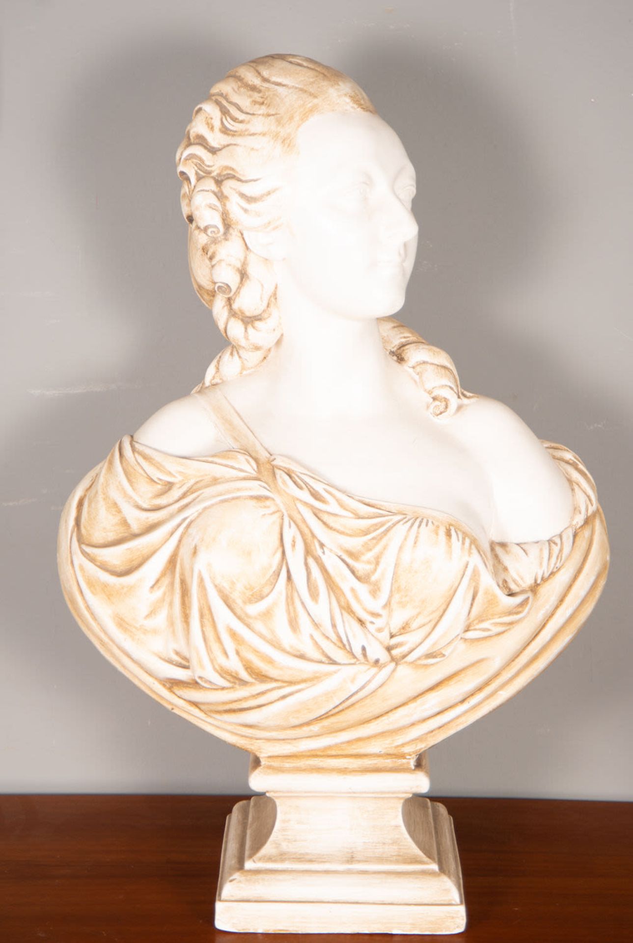 Bust of Queen Henrietta Maria in plaster, following Van Dyck models, European school of the 20th cen