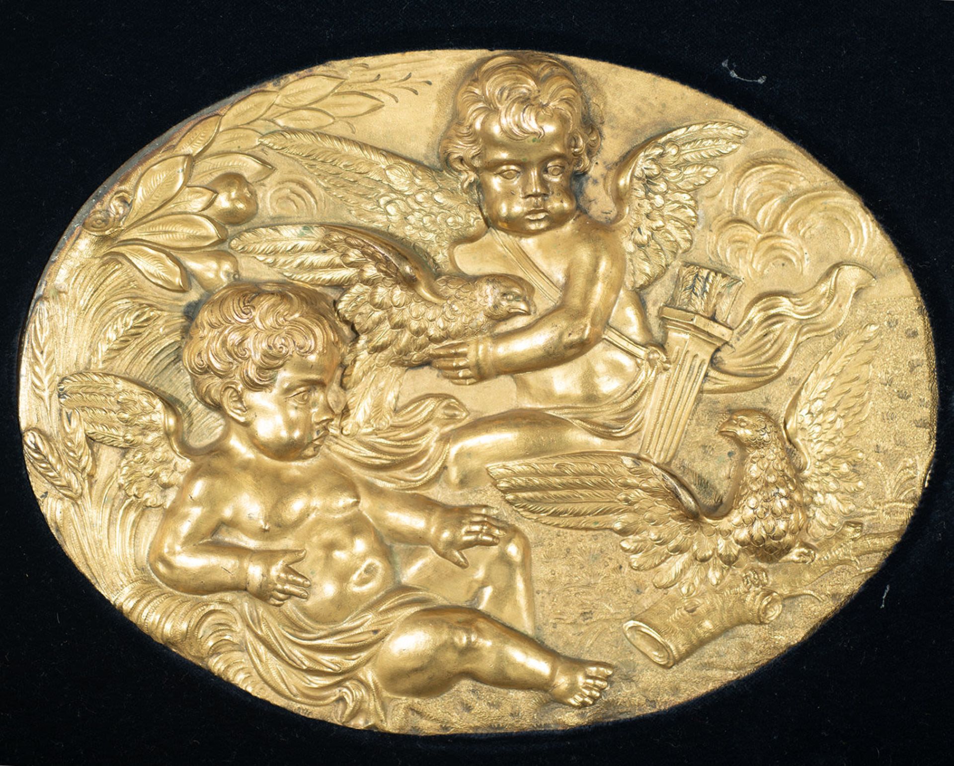 Cupid with an angel in gilt bronze, French school of the 17th century, framed - Bild 2 aus 2