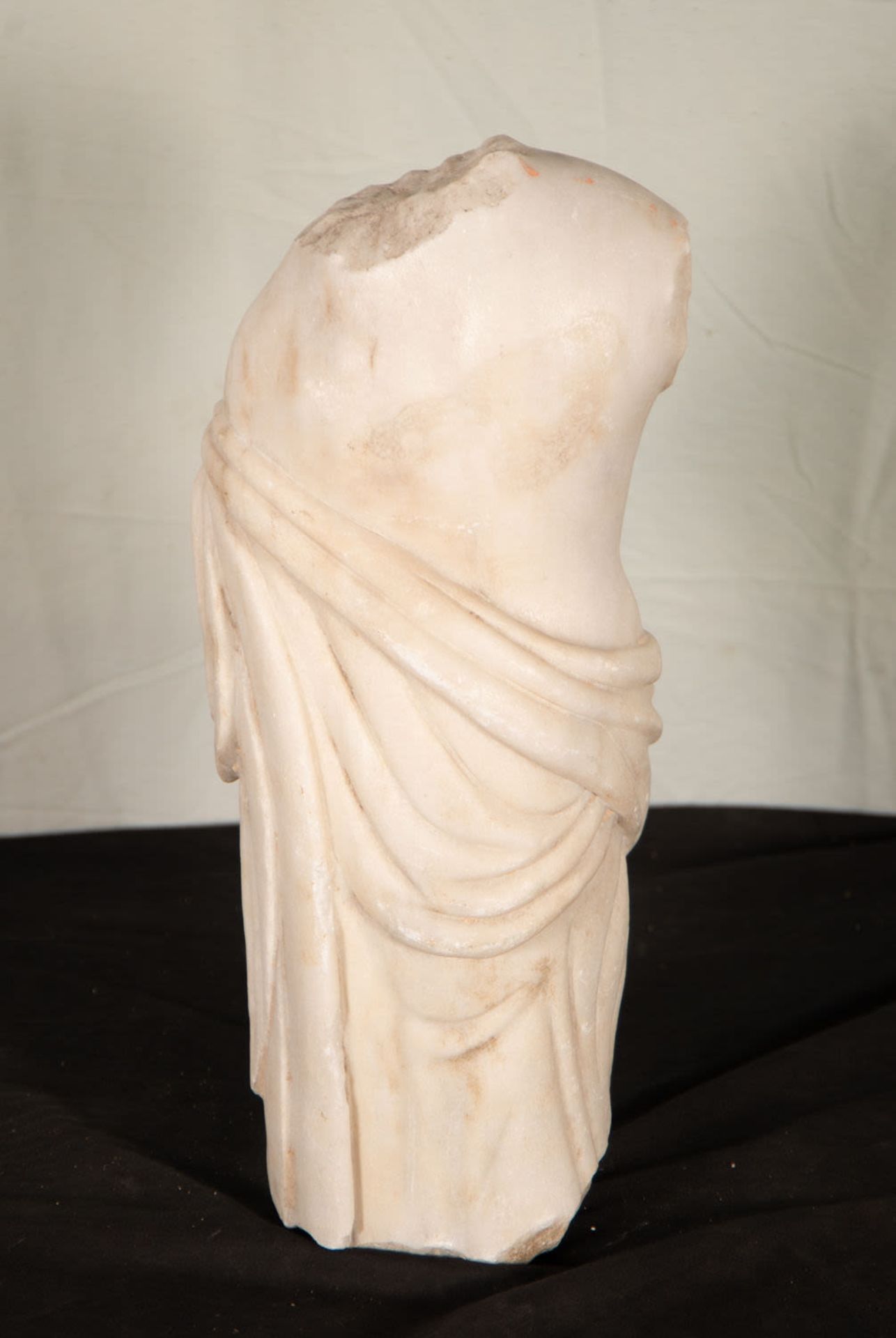 Bust of Venus in marble, following classic models, European school of the XIX - XX centuries - Image 3 of 6