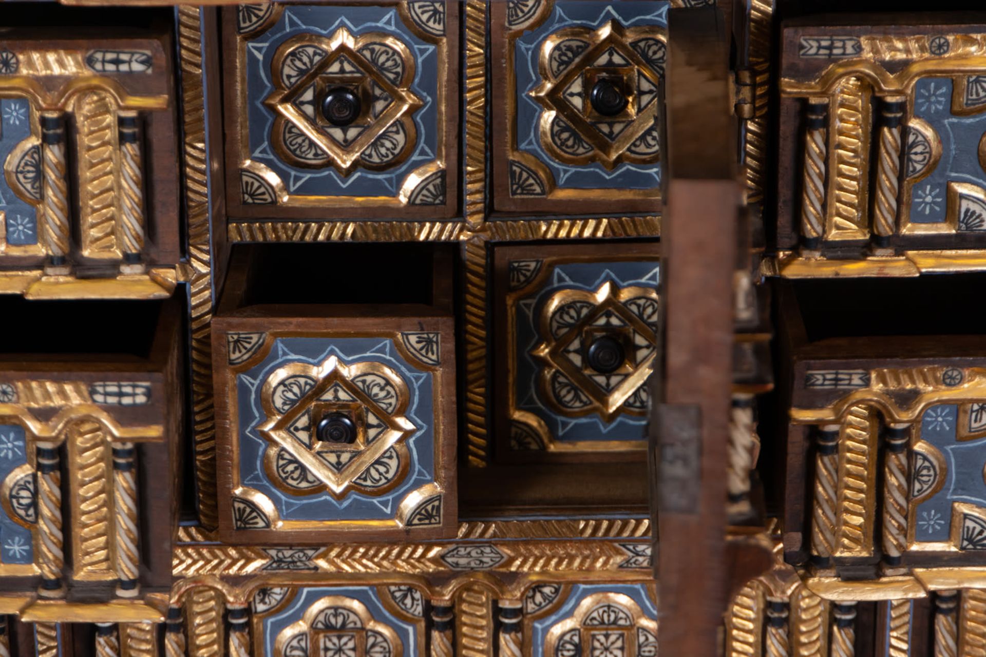 Exceptional Spanish Vargueno Cabinet complete with table, Toledo school of the 17th century - Image 14 of 26