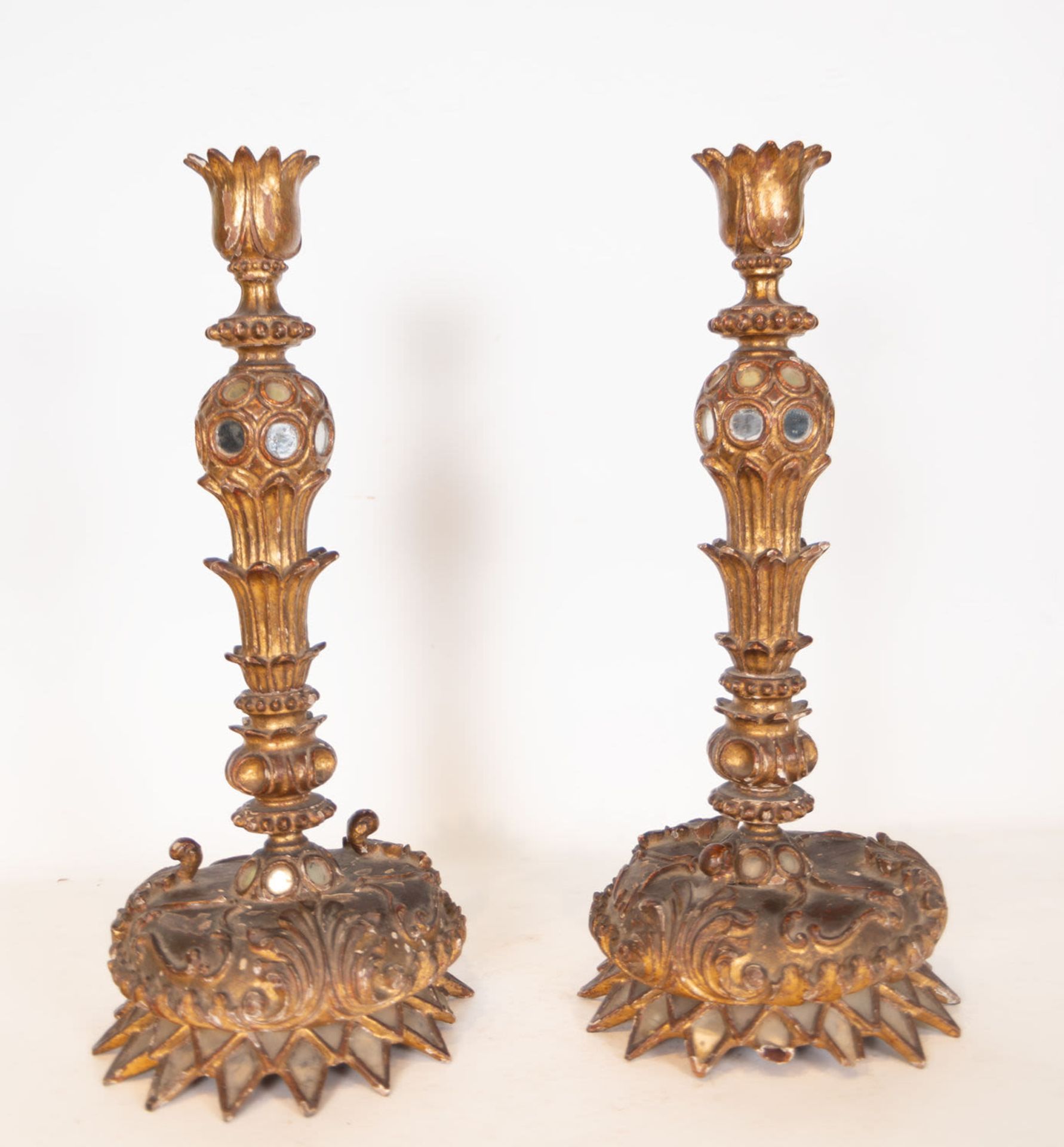 Important pair of candlesticks in gilt wood and quartz and mirror applications, Novohispanic Viceroy