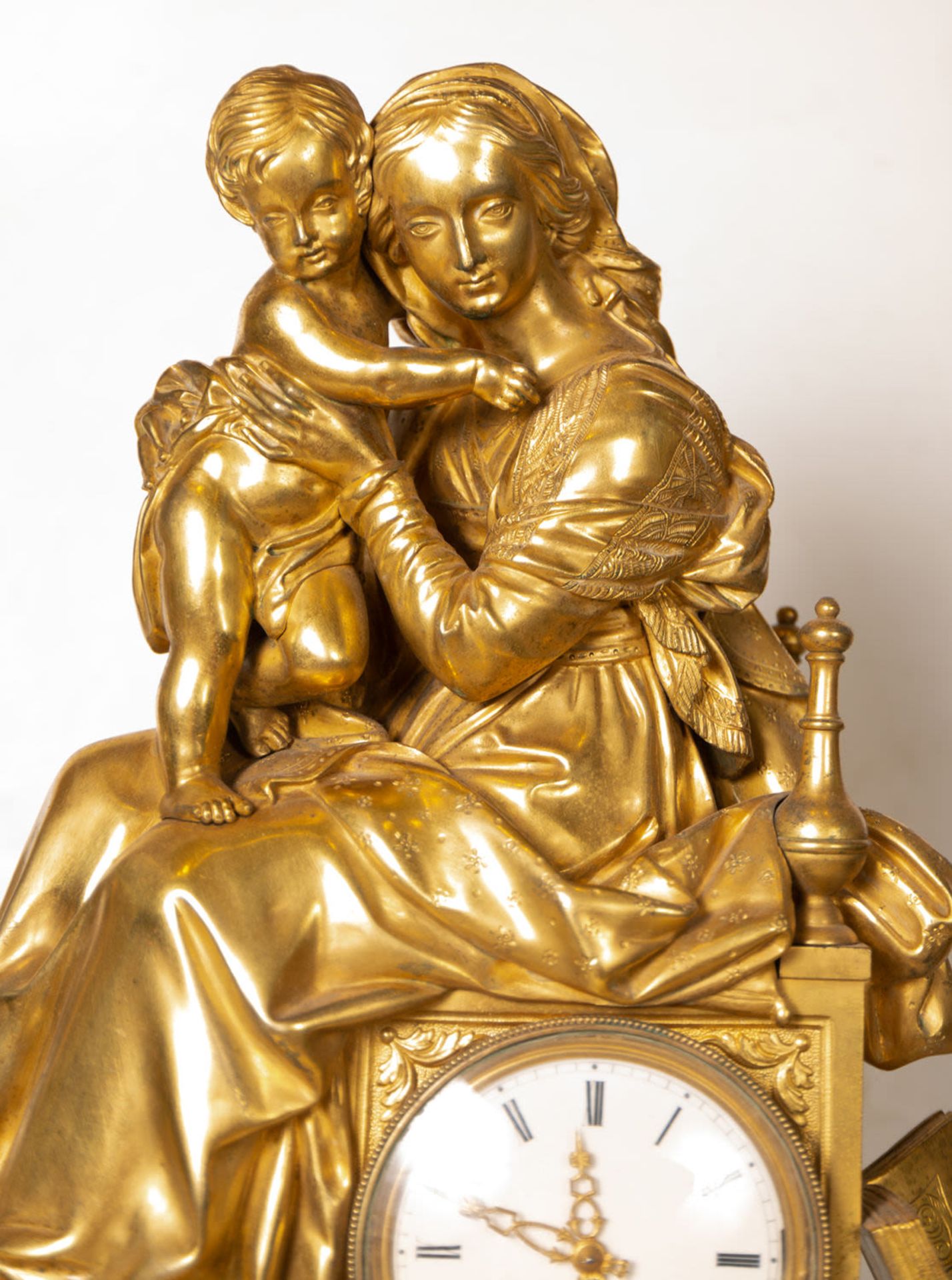 Clock in gilt bronze, with motif of Virgin with Child, French school of the 19th century, Charles X  - Image 2 of 9