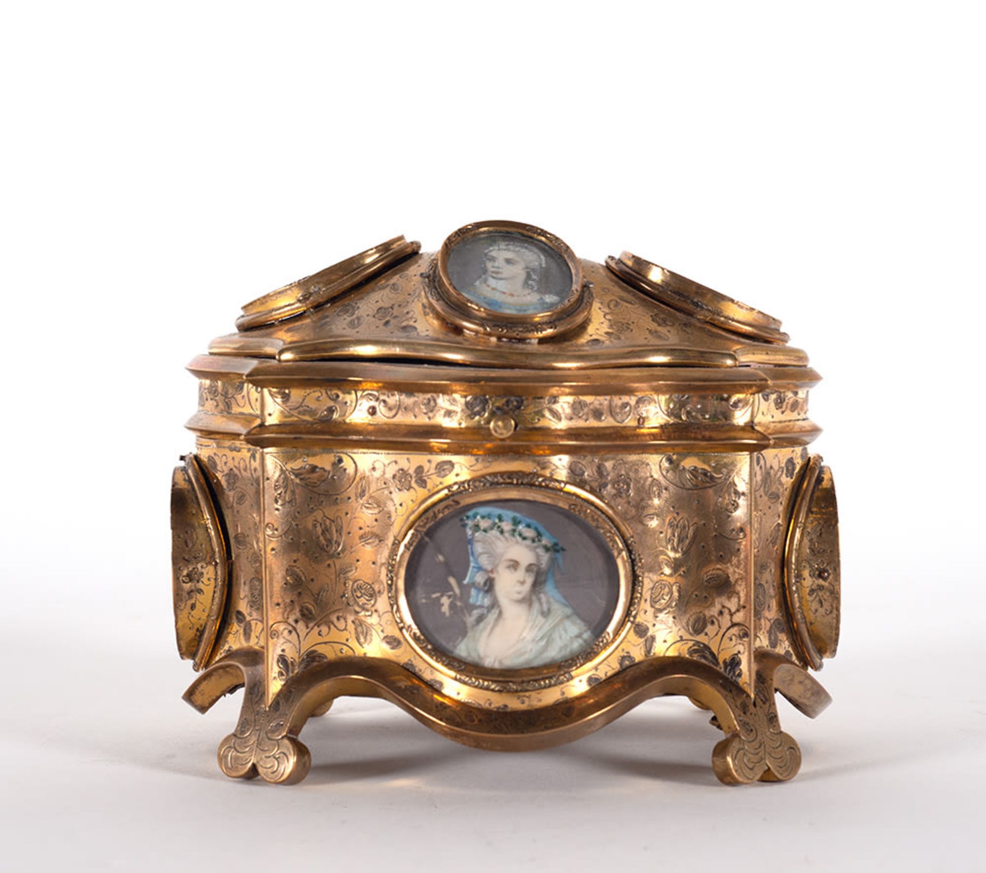 French jewelery box in gilded silver from the 18th century, Louis XV period