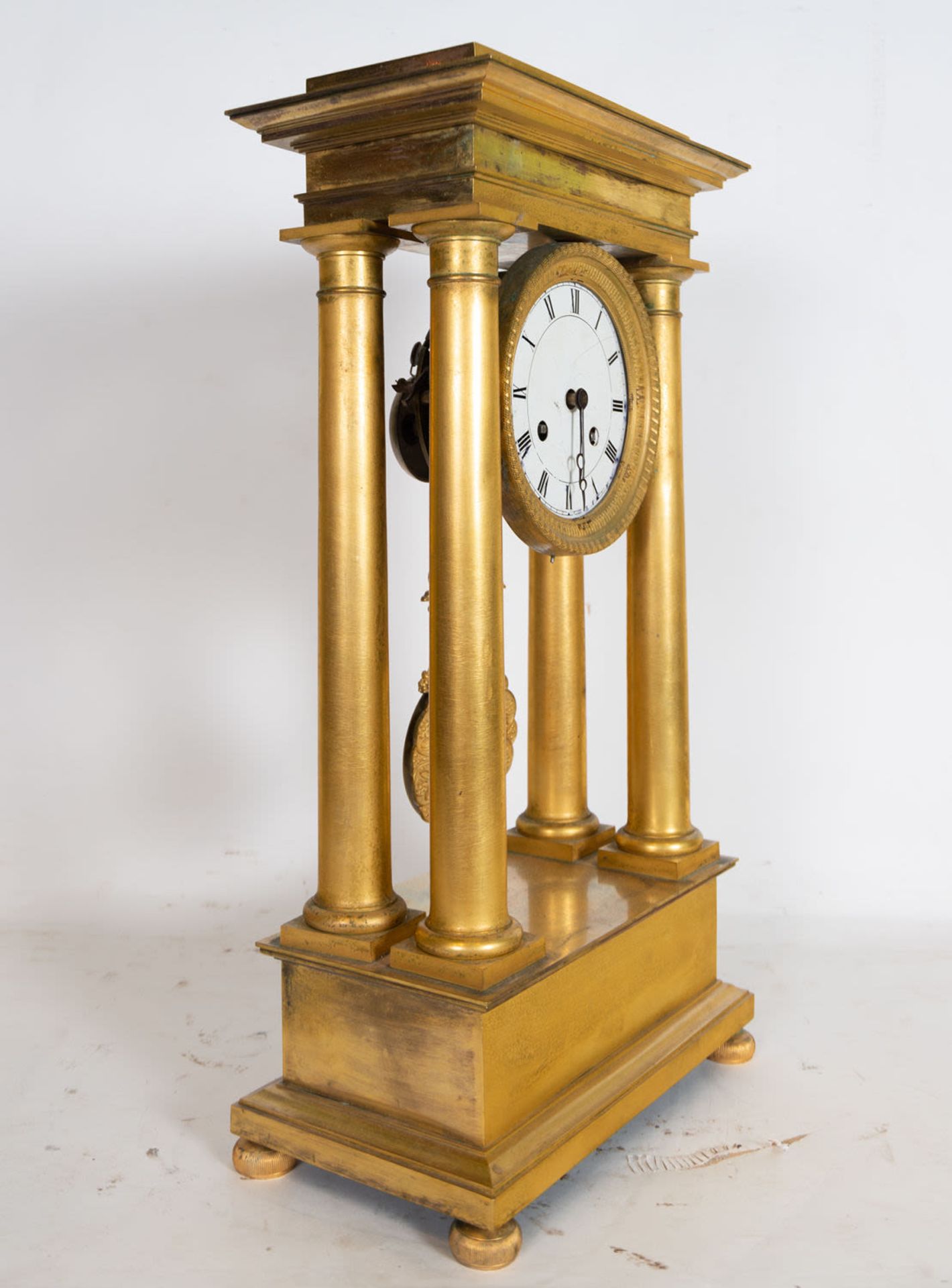 Large Bronze Clock in the shape of a Shrine with columns, French school of the 19th century - Image 3 of 5