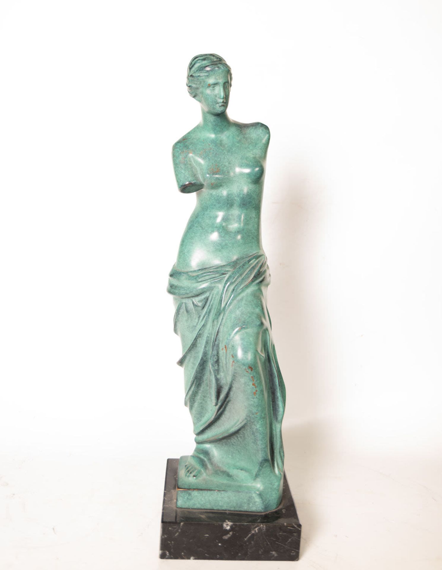 Venus in green patinated bronze, Following classic models, European school of the first half of the 