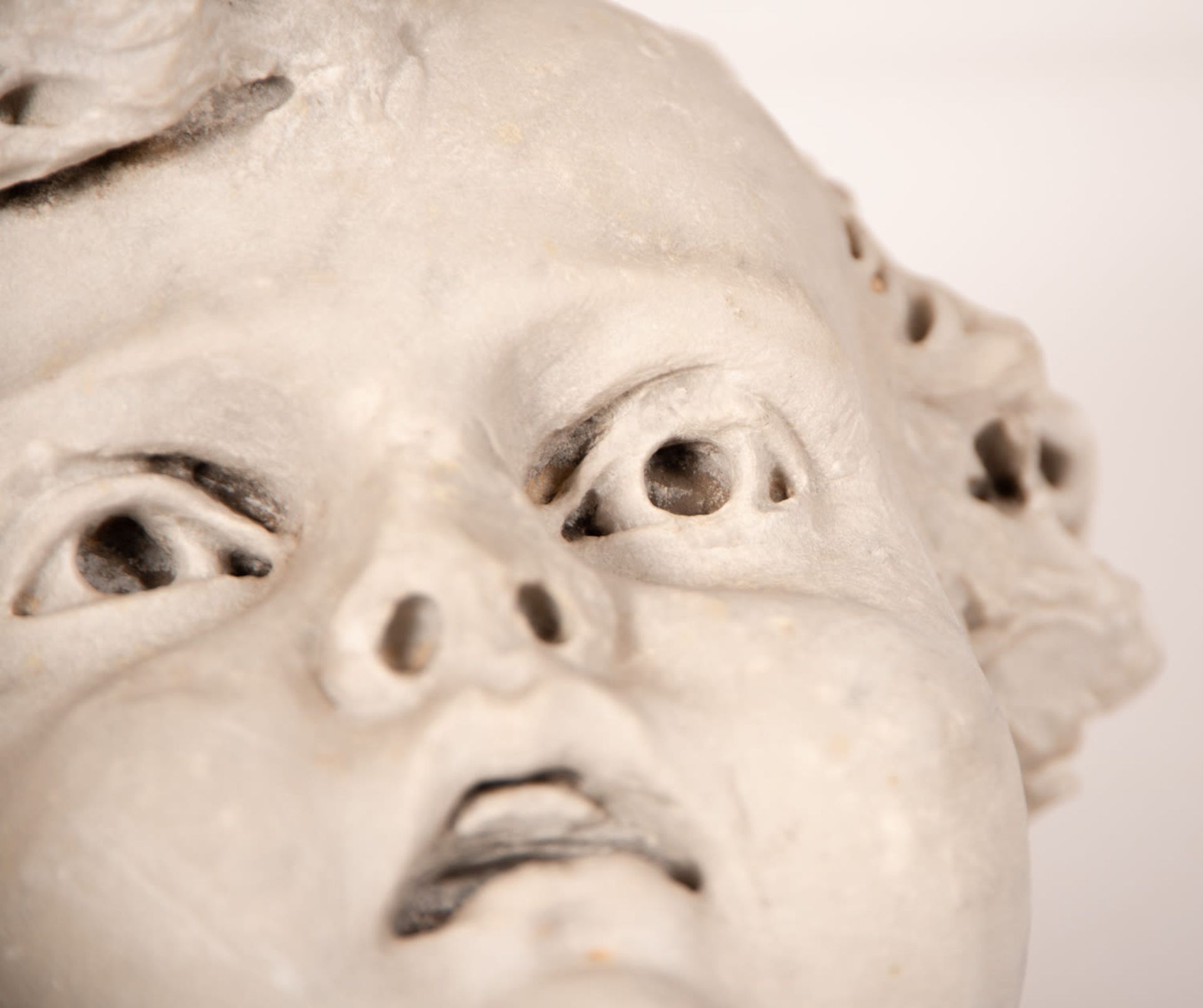 Carrara marble element with Angel's Head, Italian school of the 18th century - Bild 5 aus 10