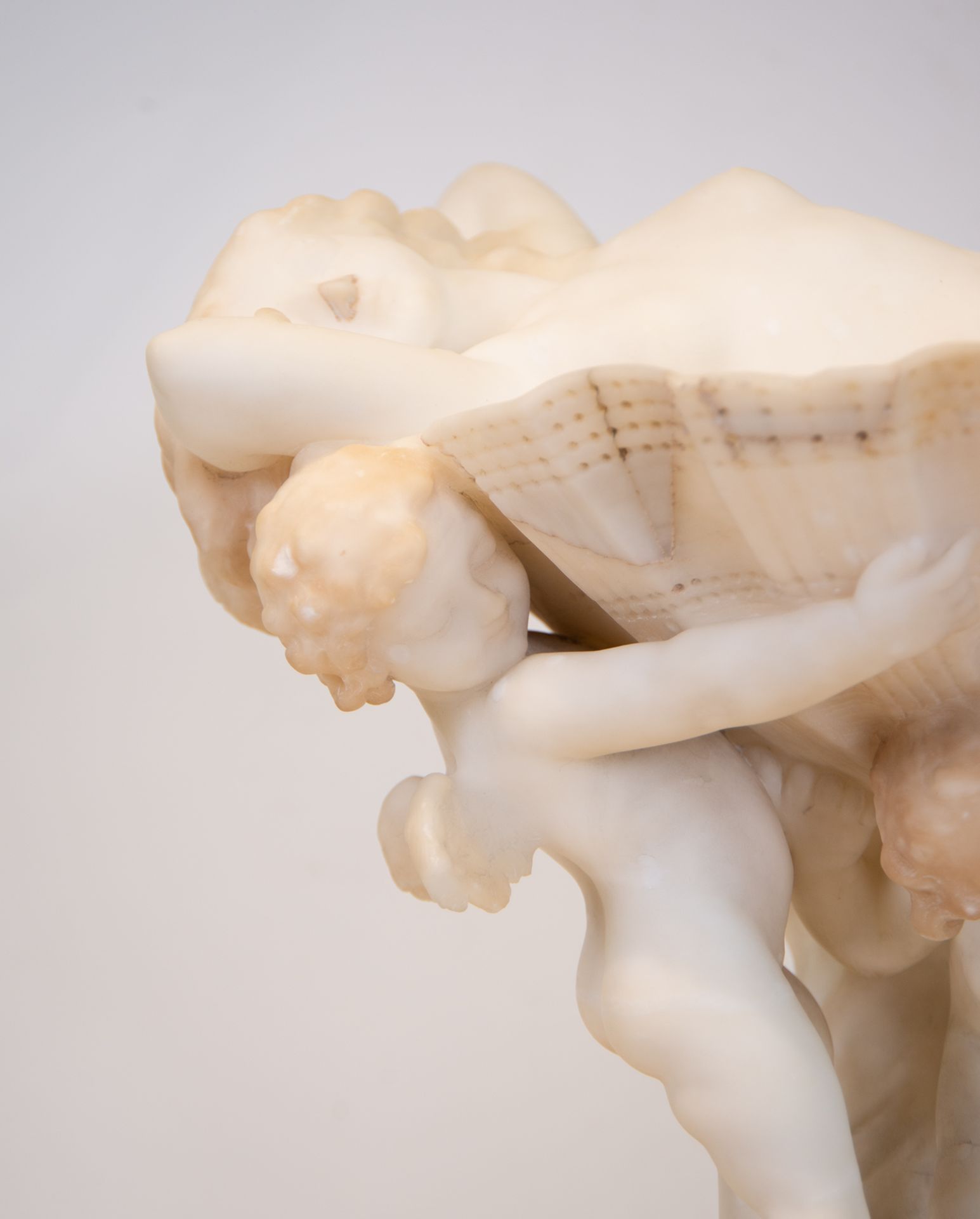 Elegant Alabaster centerpiece representing Cherubs holding an Oyster with a Lady inside, European sc - Image 2 of 8