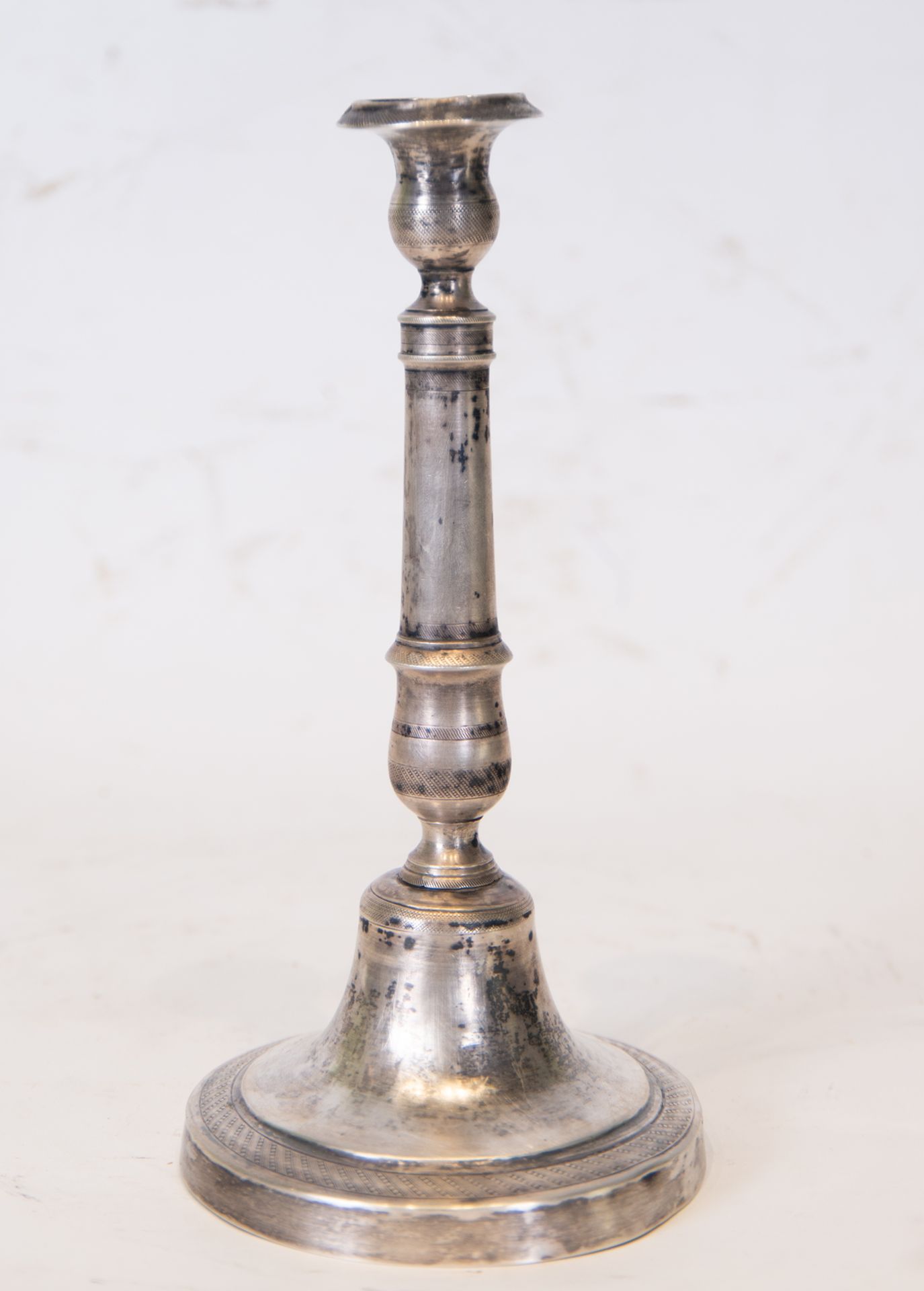 Pair of rare Fernandino candlesticks in solid silver, Spanish school of the 18th - 19th century - Image 5 of 8