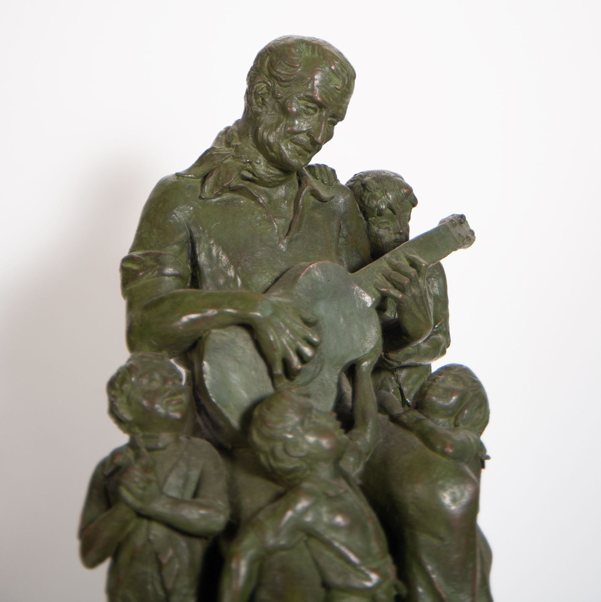 "The Music Lesson", sculptural group in patinated bronze with a wooden base, 20th century - Bild 6 aus 7