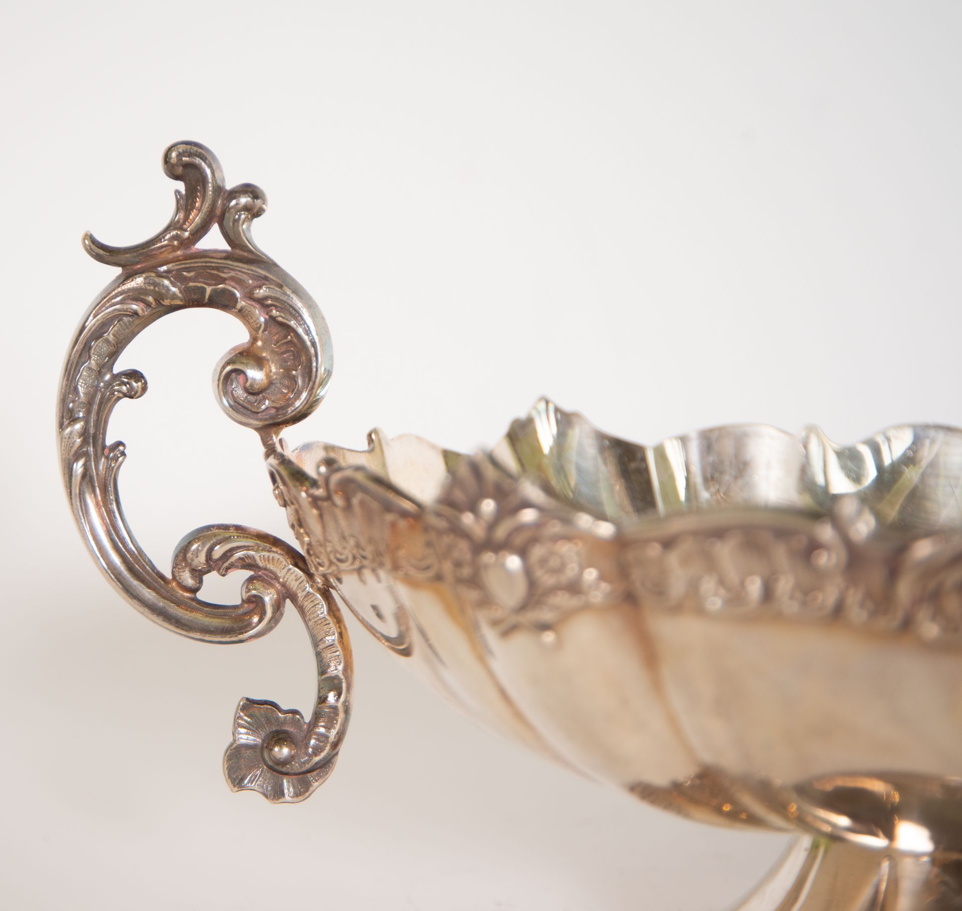 Important fruit bowl in solid sterling silver, French school of the 19th century - Image 2 of 5